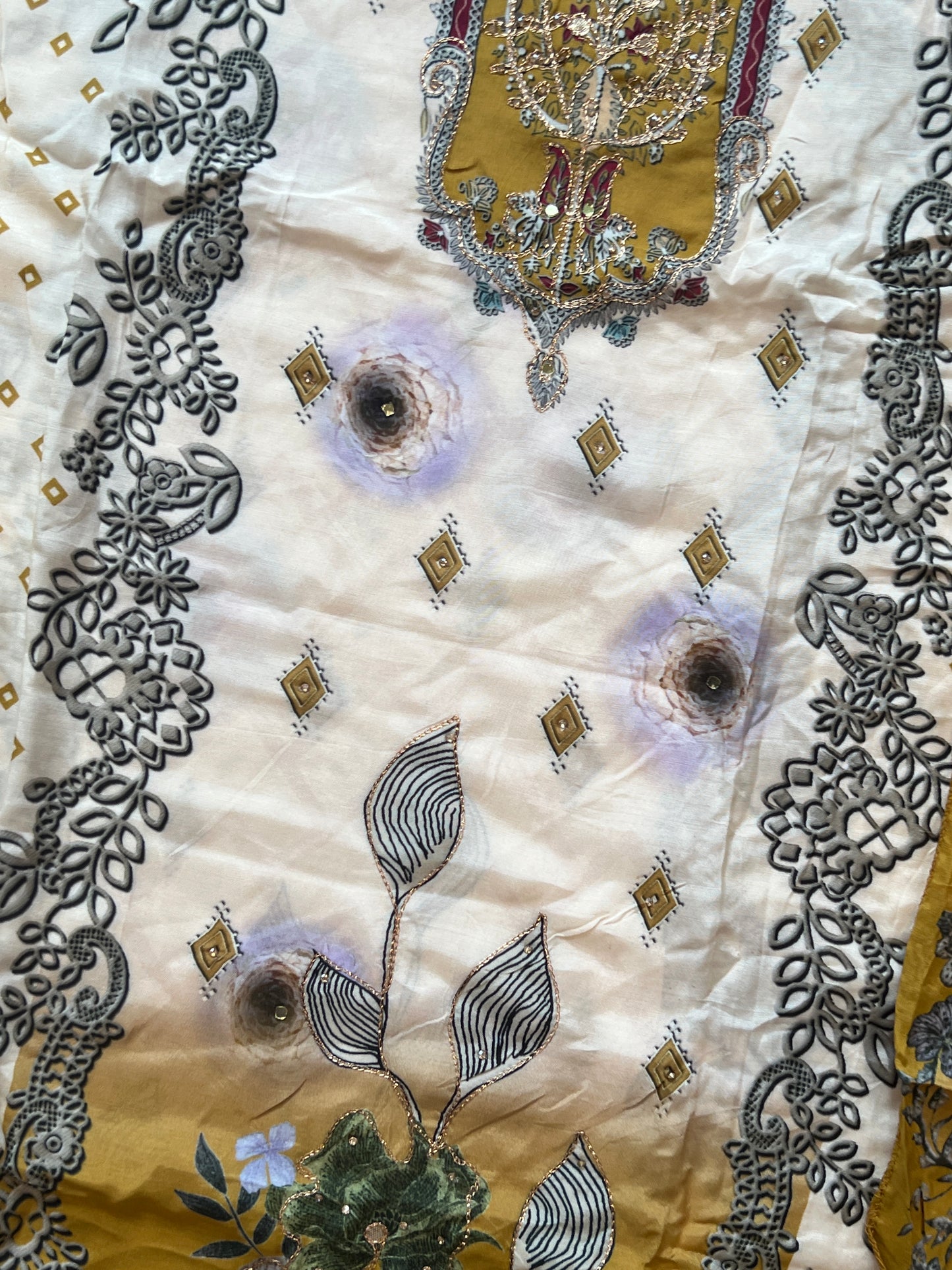MUSLIN EMBROIDERY SUIT 3822
