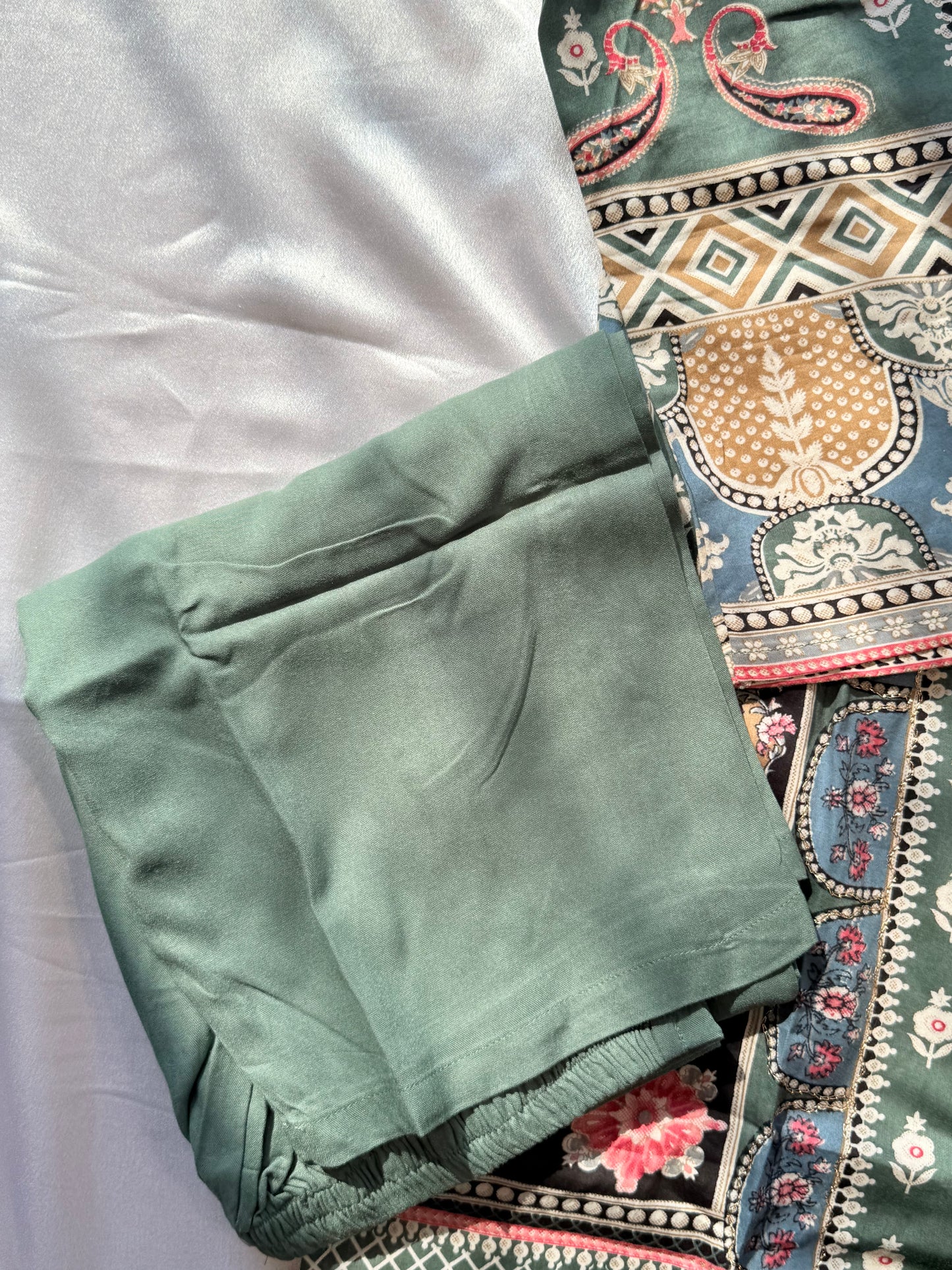 JHILMIL MUSLIN READYMADE GREEN SUIT 10 Q