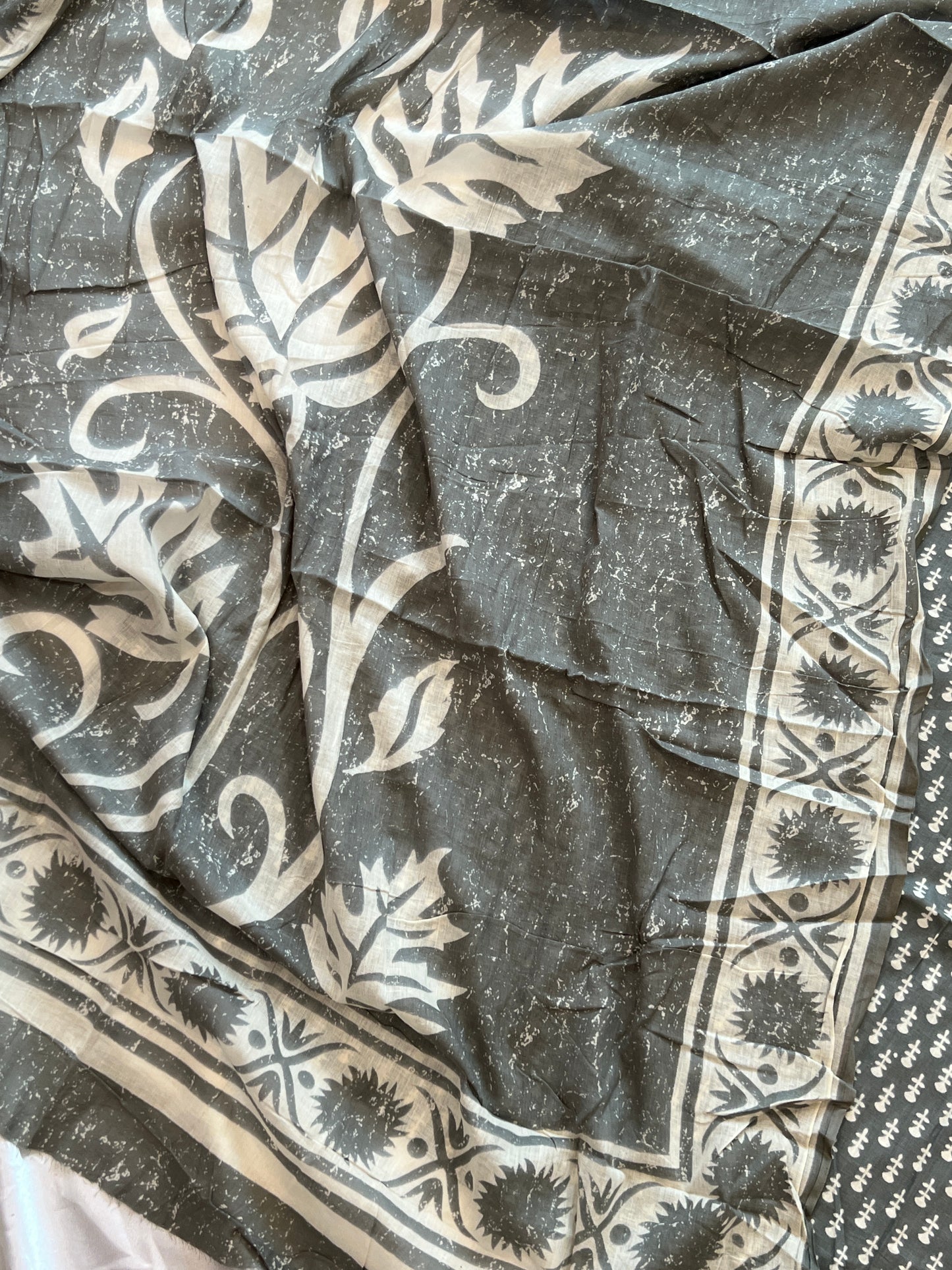 GREY MAHI PRINTED LAWN SUIT