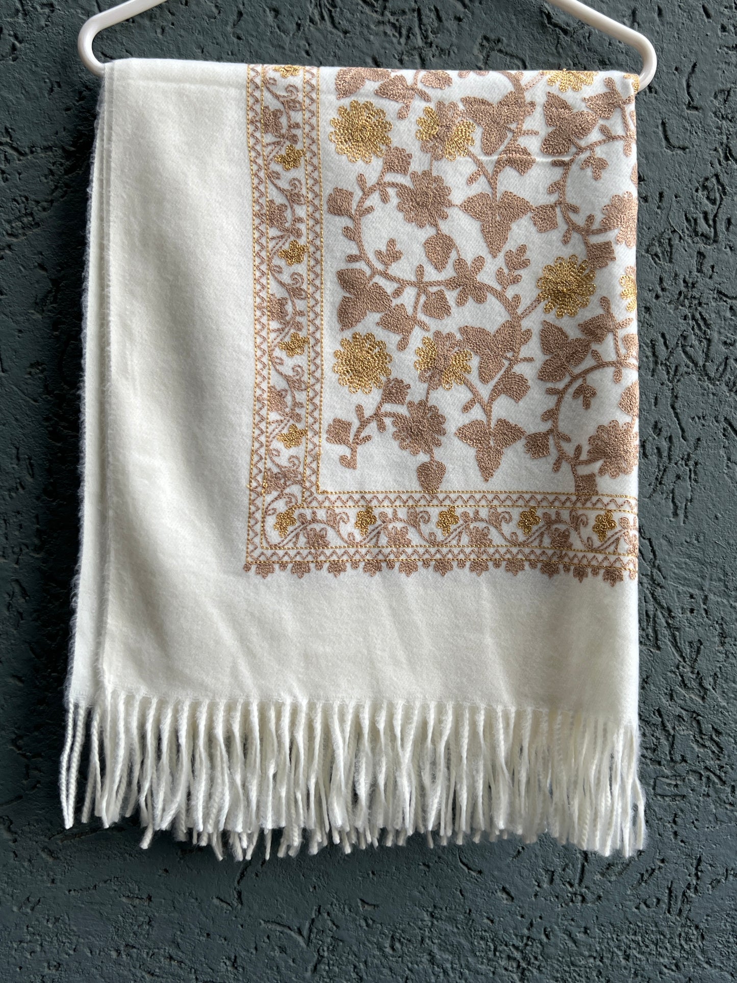 OFF WHITE KASHMIRI EMBROIDERY SHAWL