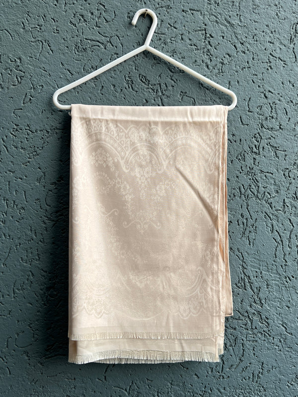 OFF WHITE SILK WEAVING WINTER SHAWL Q