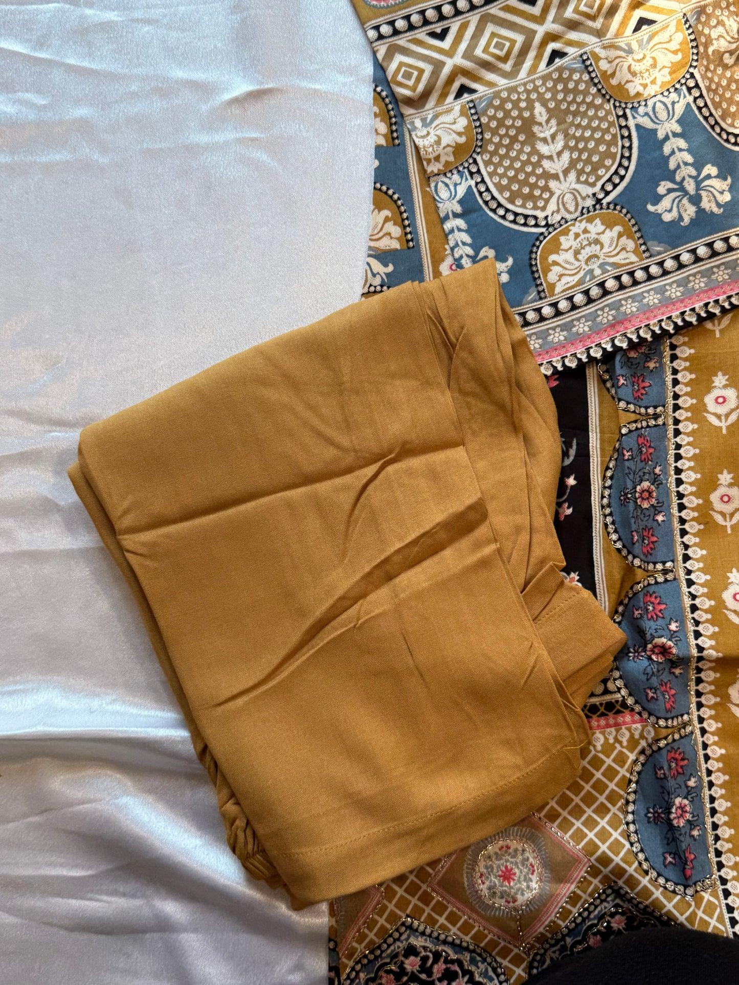 JHILMIL MUSLIN READYMADE SUIT 8 Q