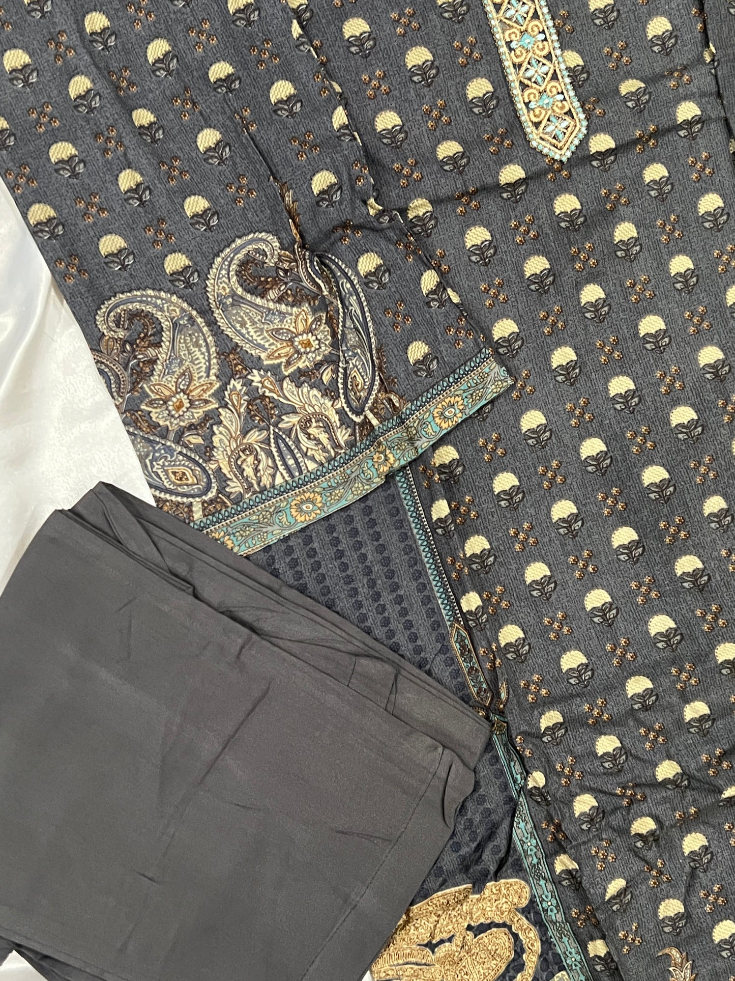 PAISLEY COTTON EMBROIDERY READYMADE SUIT 4 Q