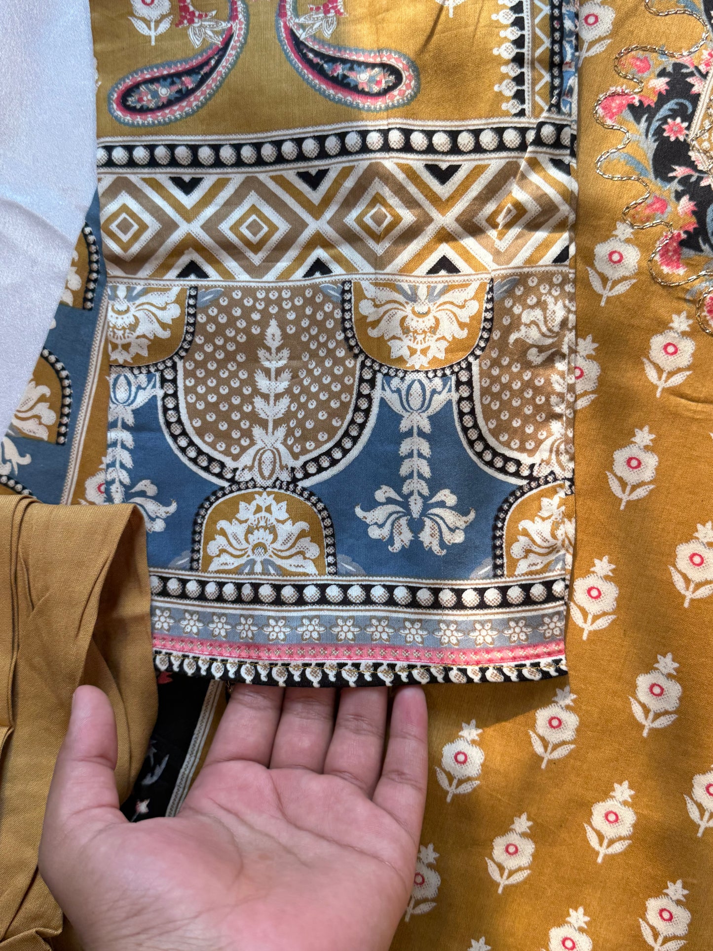 JHILMIL MUSLIN READYMADE SUIT 8 Q