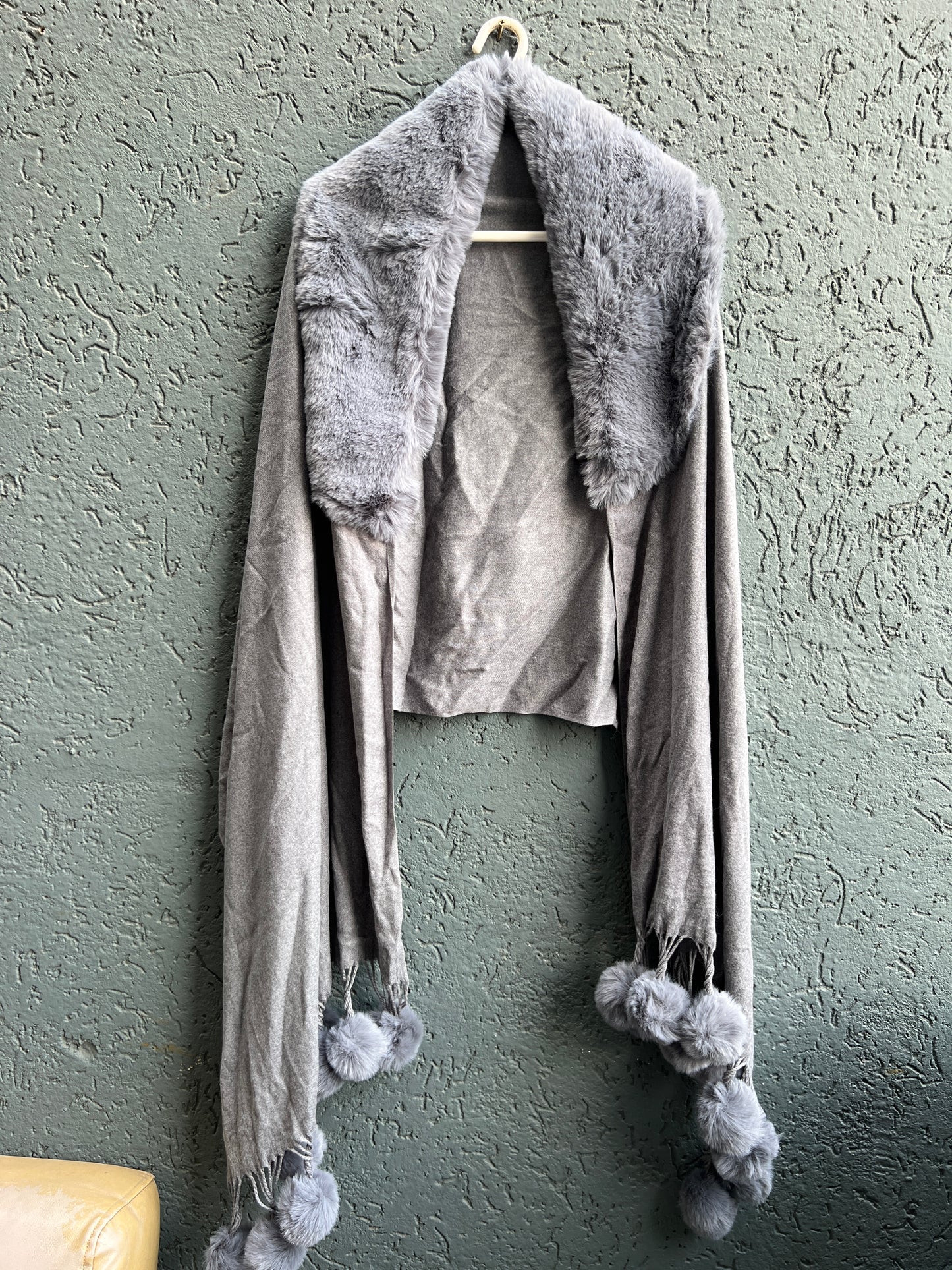 GREY FUR COLLAR SHAWL