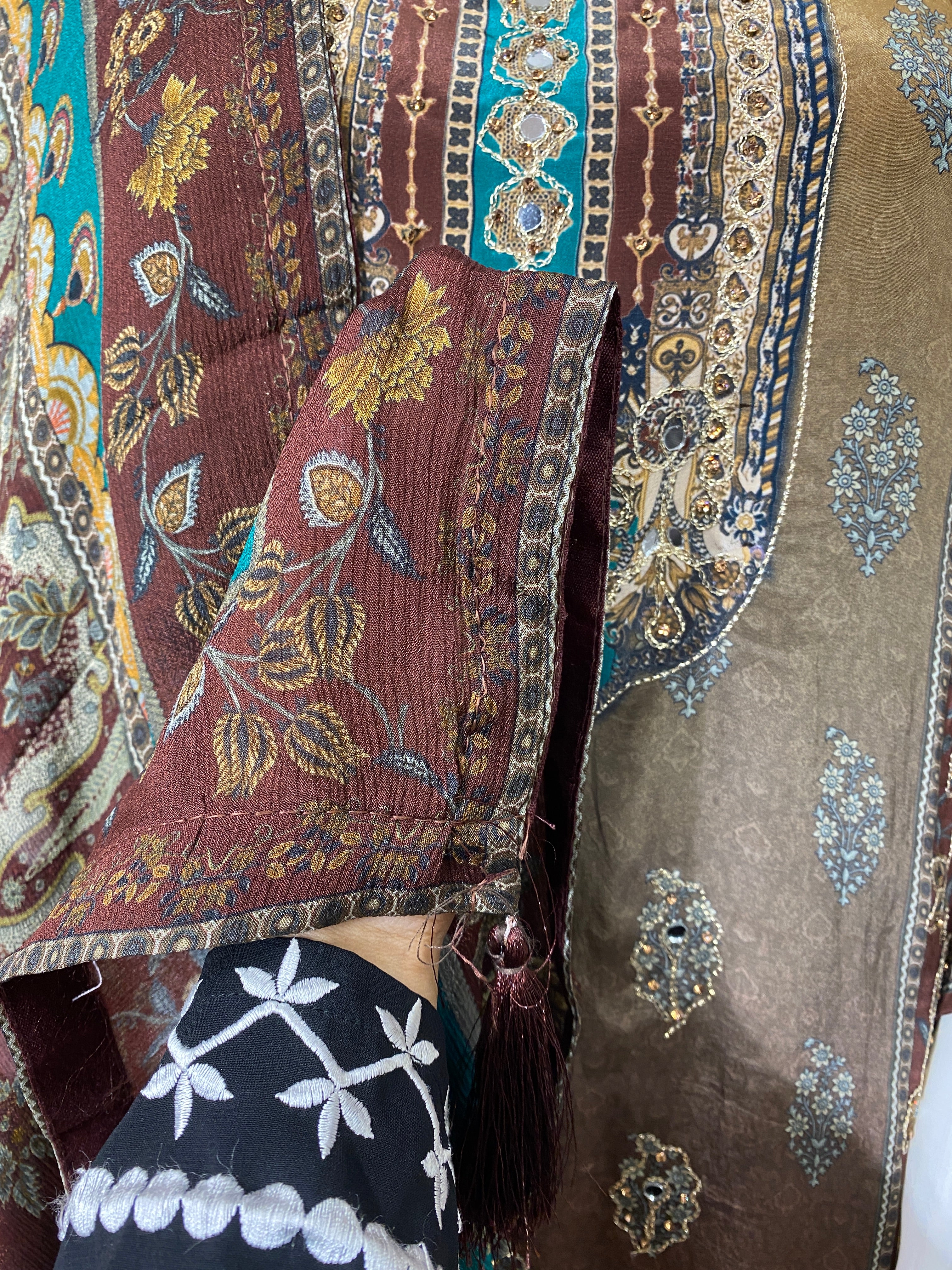 RAHI CREPE READYMADE SUIT Q