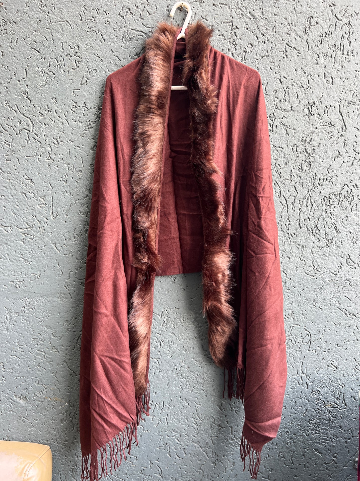 BROWN FUR COLLAR SHAWL