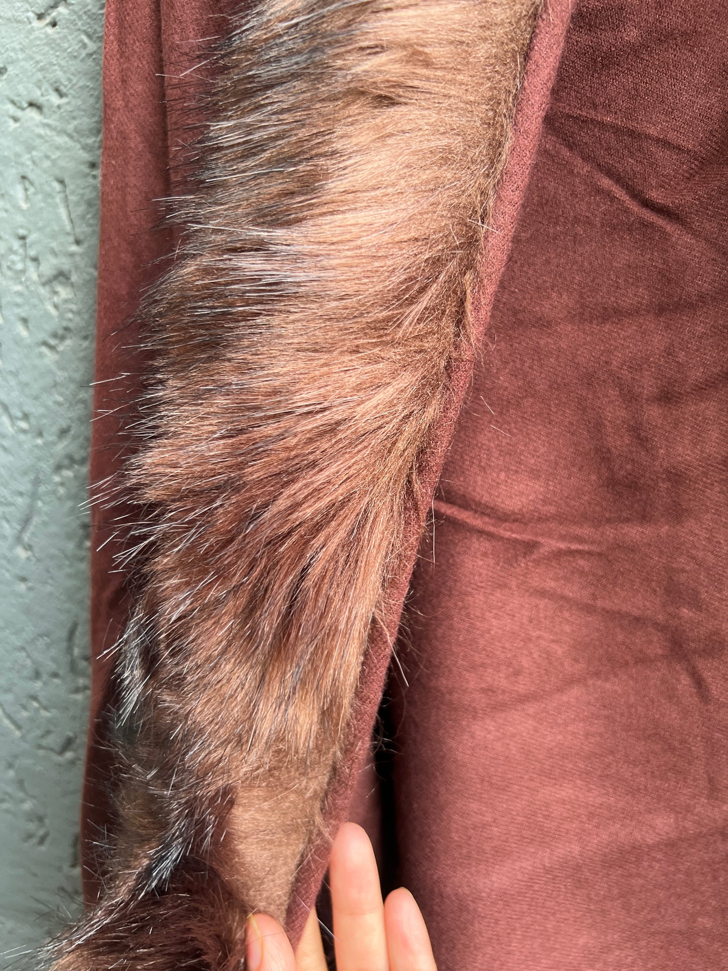 BROWN FUR COLLAR SHAWL