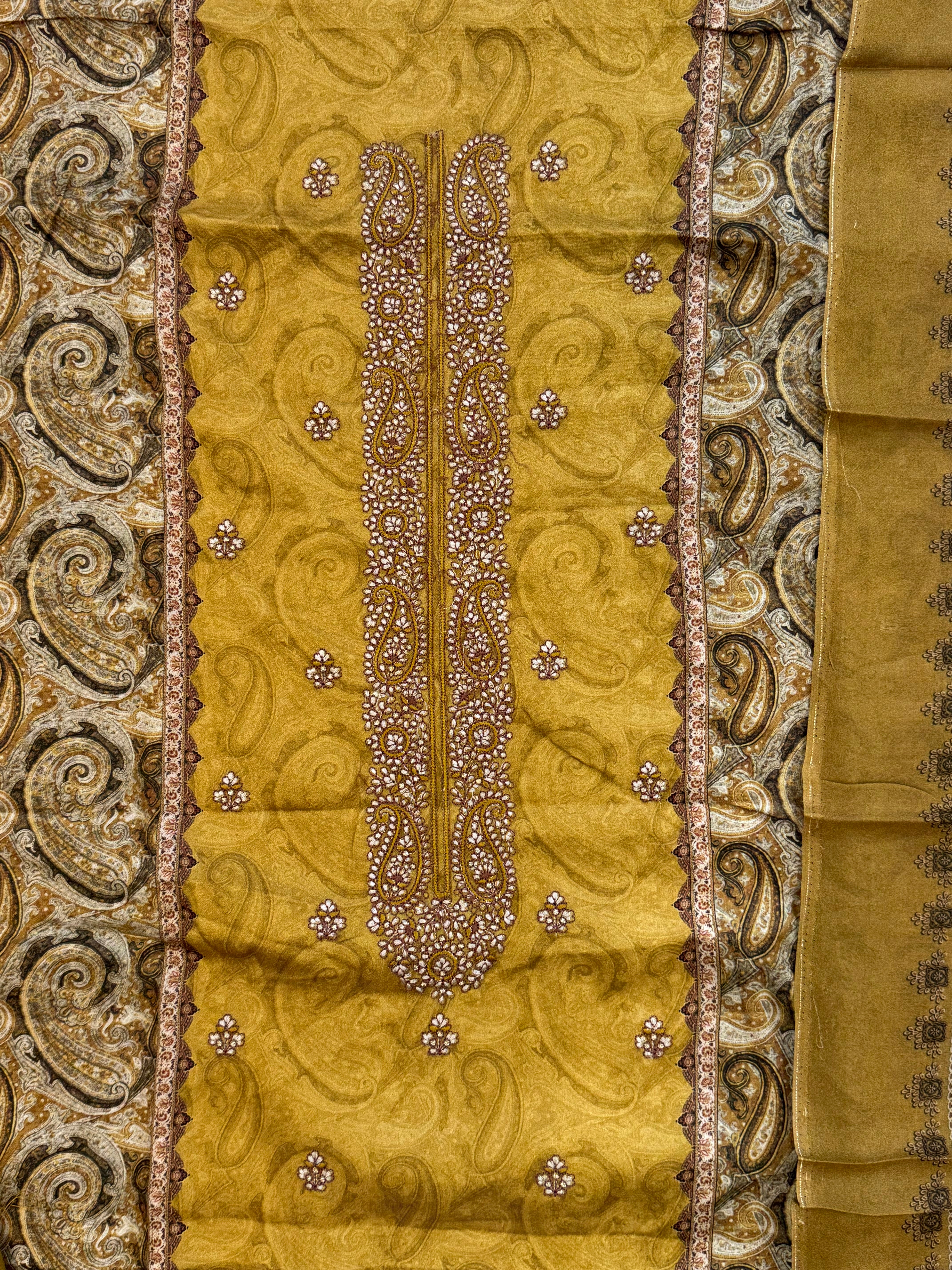 AARANYA 3 LAWN EMBROIDERY SUIT 4 Q