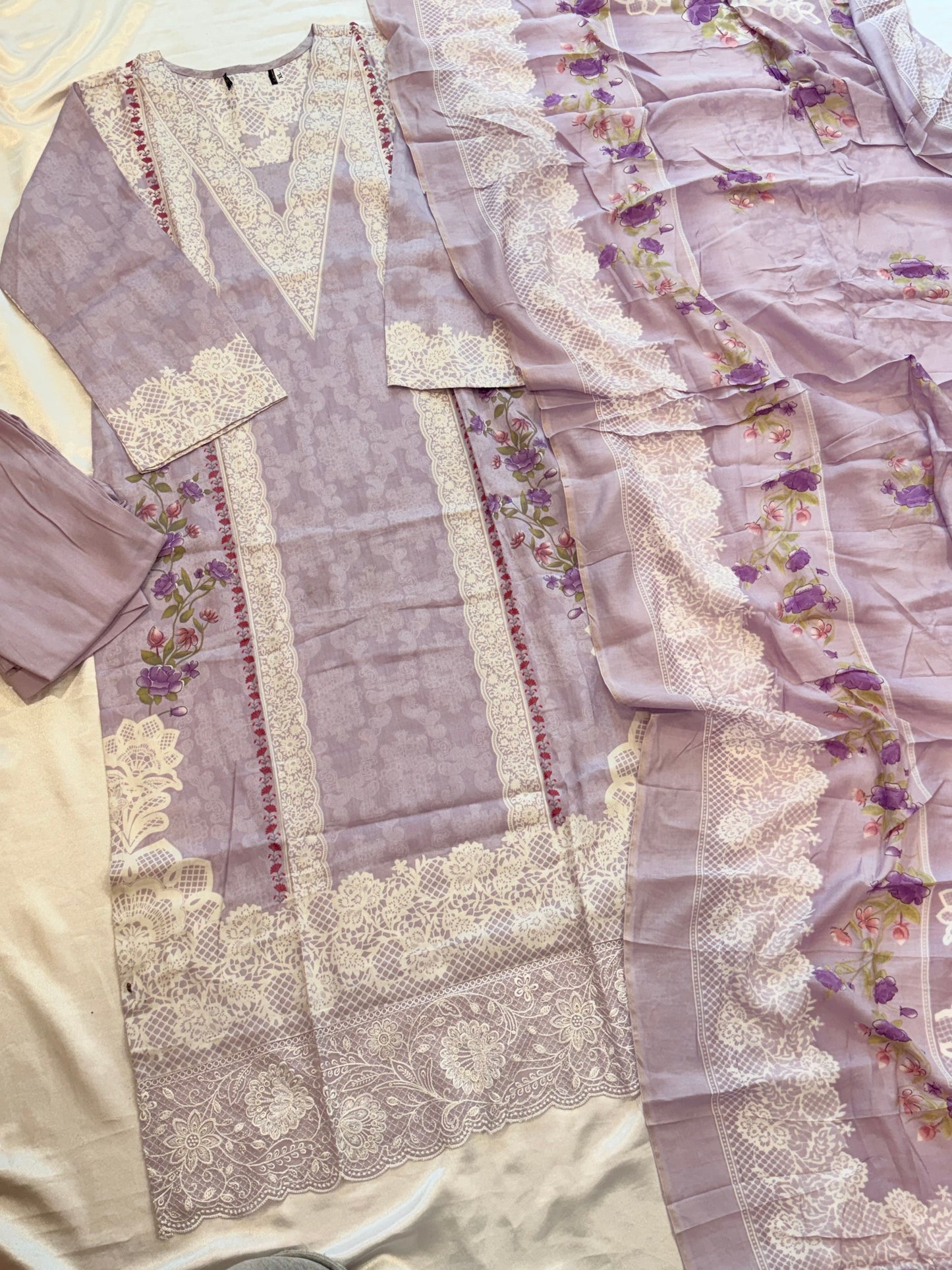 LILY LAWN READYMADE SUIT 1 Q