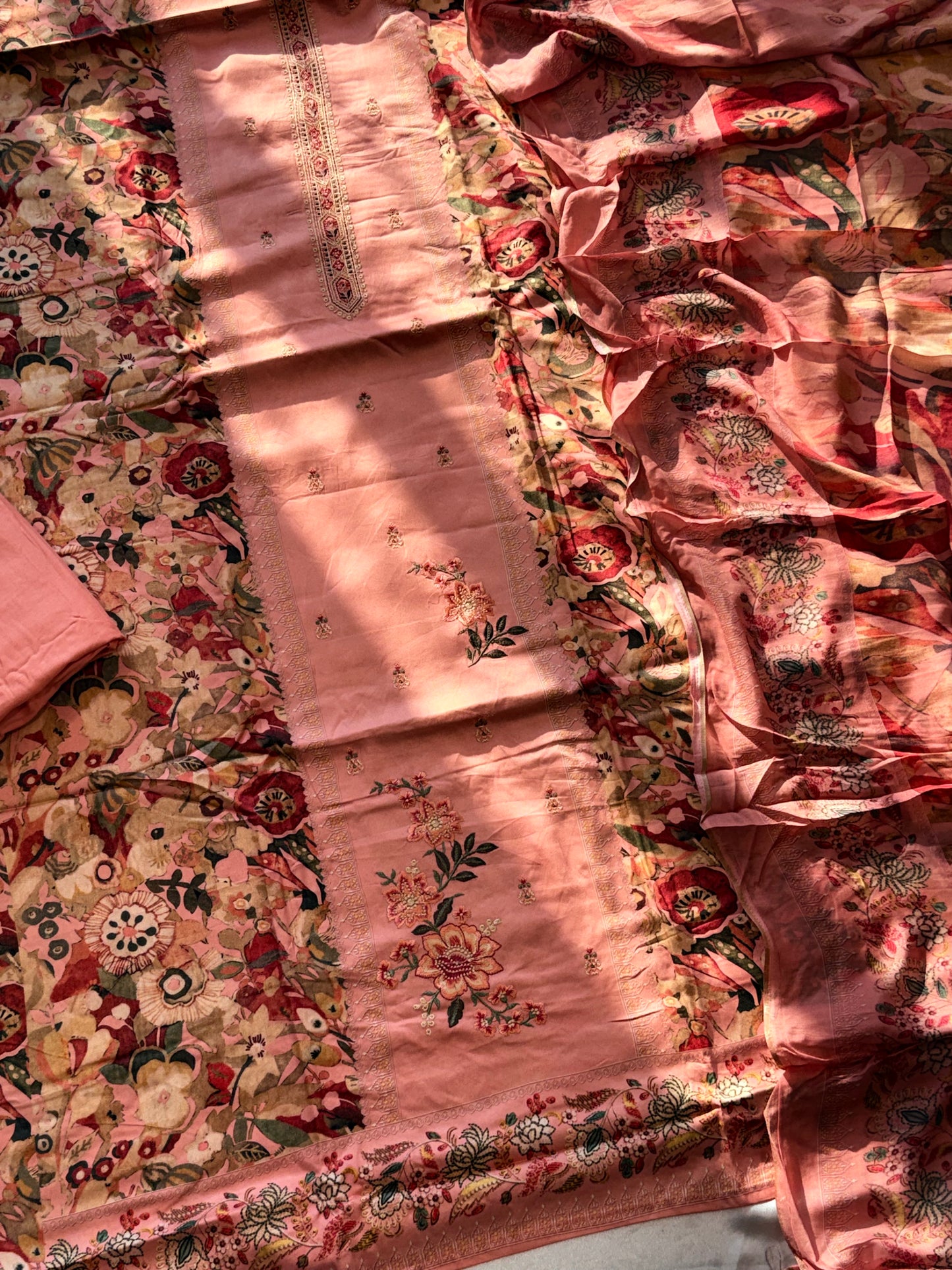 AARANYA LAWN EMBROIDERY SUIT 5 Q