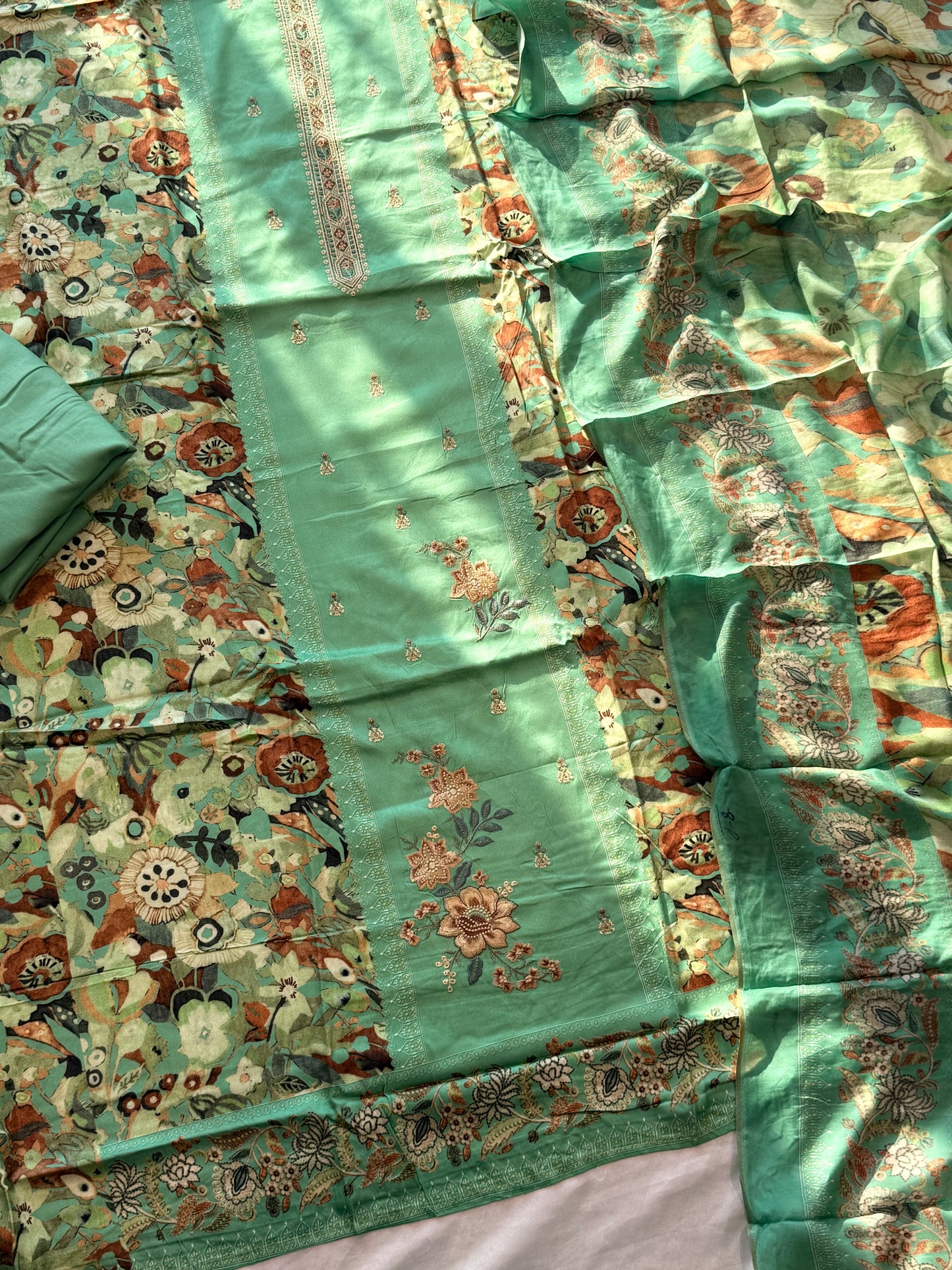 AARANYA LAWN EMBROIDERY SUIT 1 Q