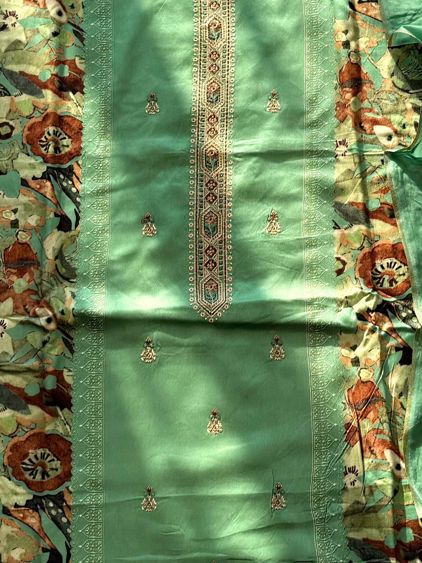 AARANYA LAWN EMBROIDERY SUIT 1 Q