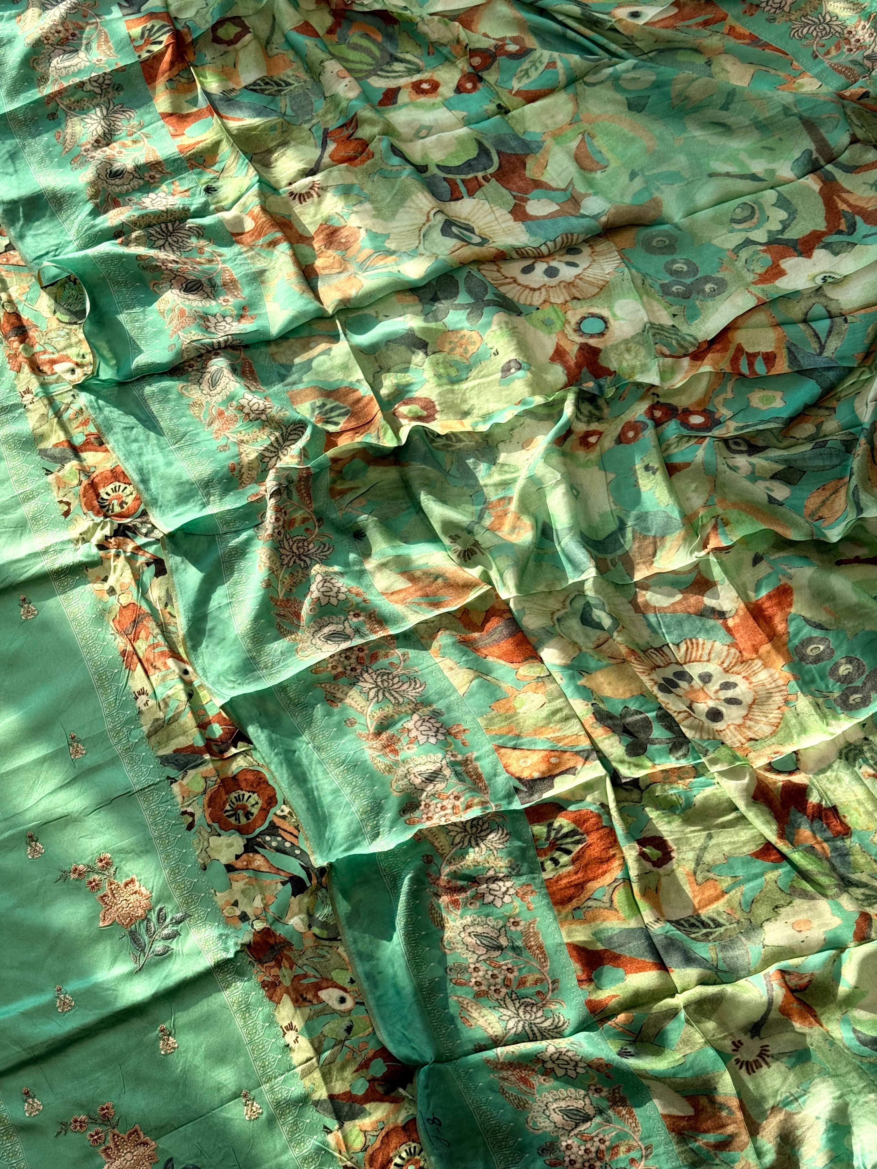 AARANYA LAWN EMBROIDERY SUIT 1 Q