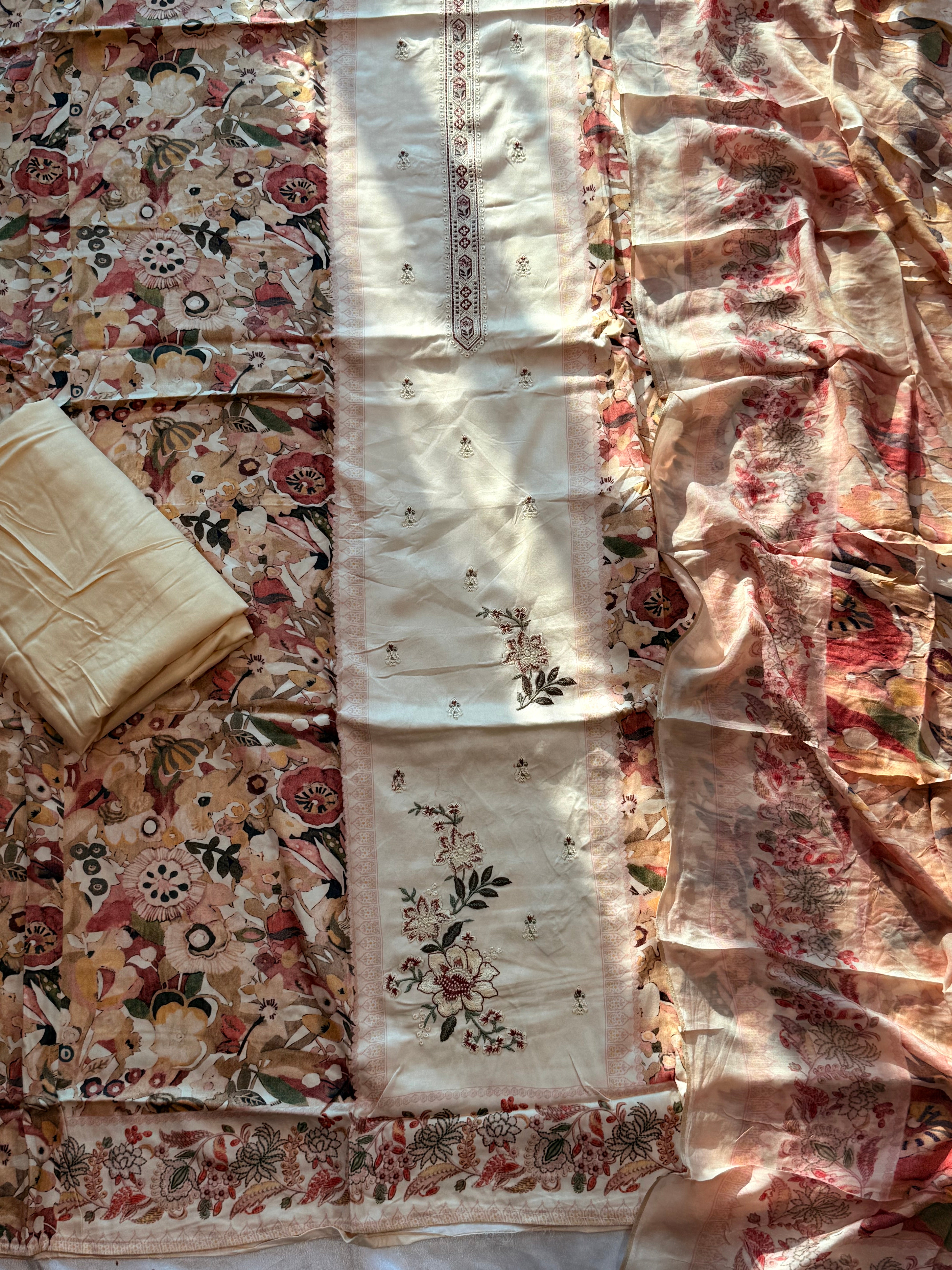 AARANYA LAWN EMBROIDERY SUIT 2 Q