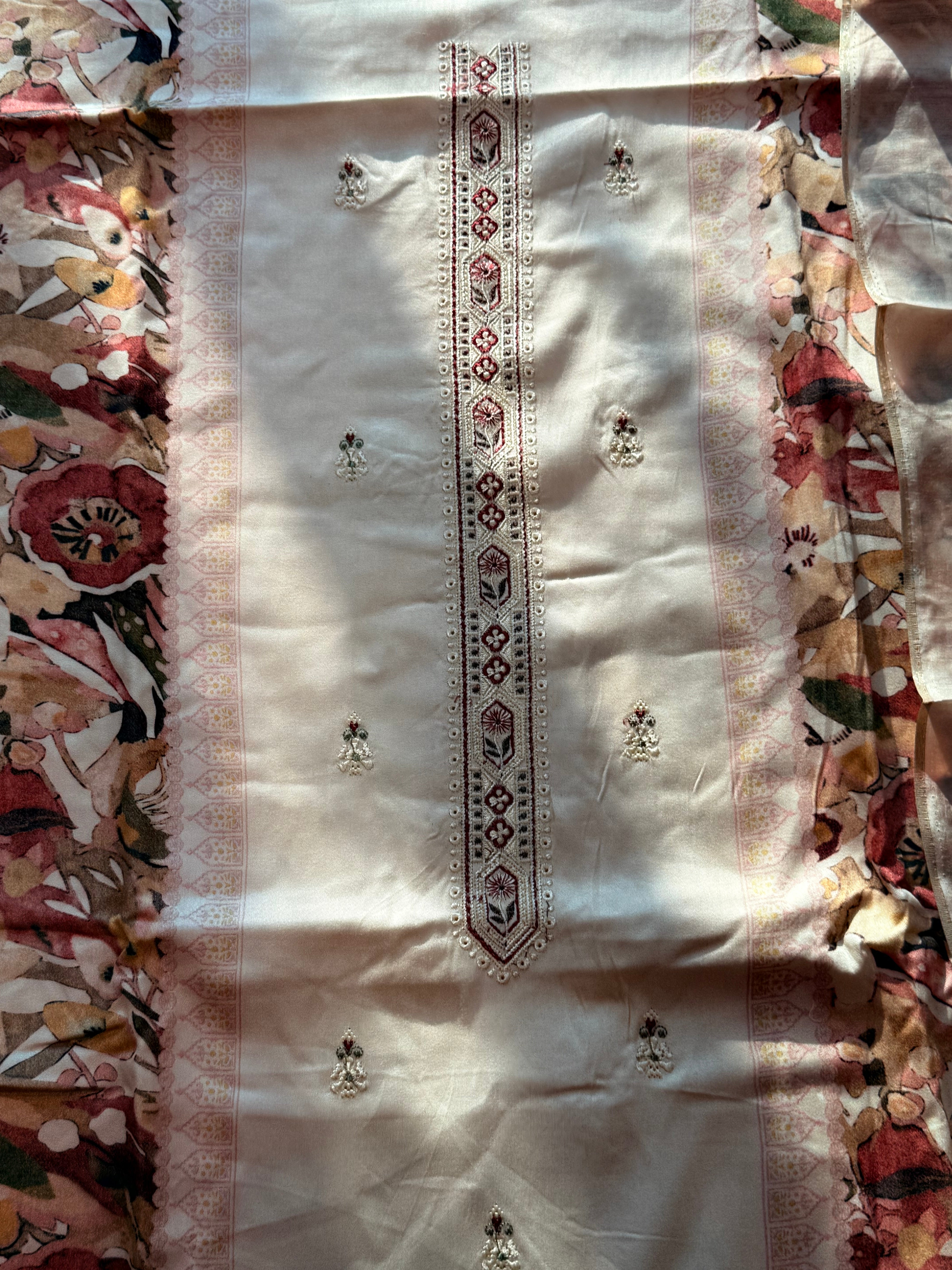 AARANYA LAWN EMBROIDERY SUIT 2 Q