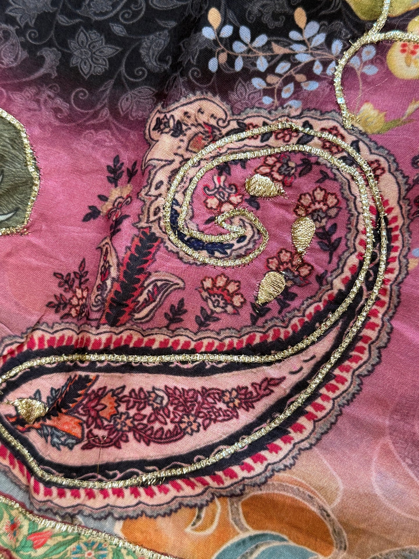 MUSLIN HAND EMBROIDERY SUIT 282 Q