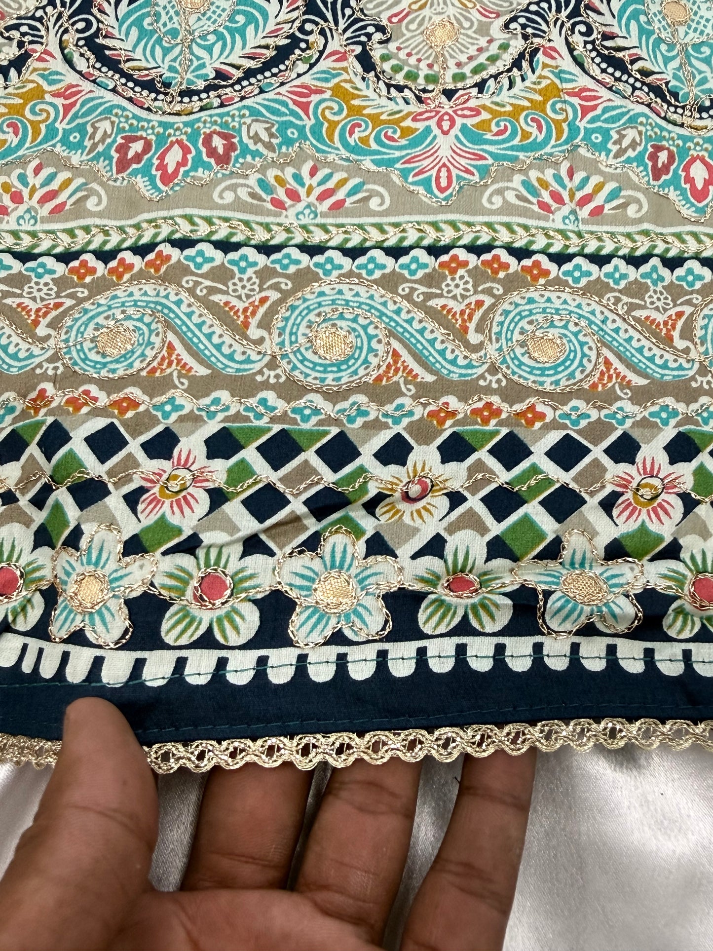 ZEENAT COTTON EMBROIDERY SUIT Q