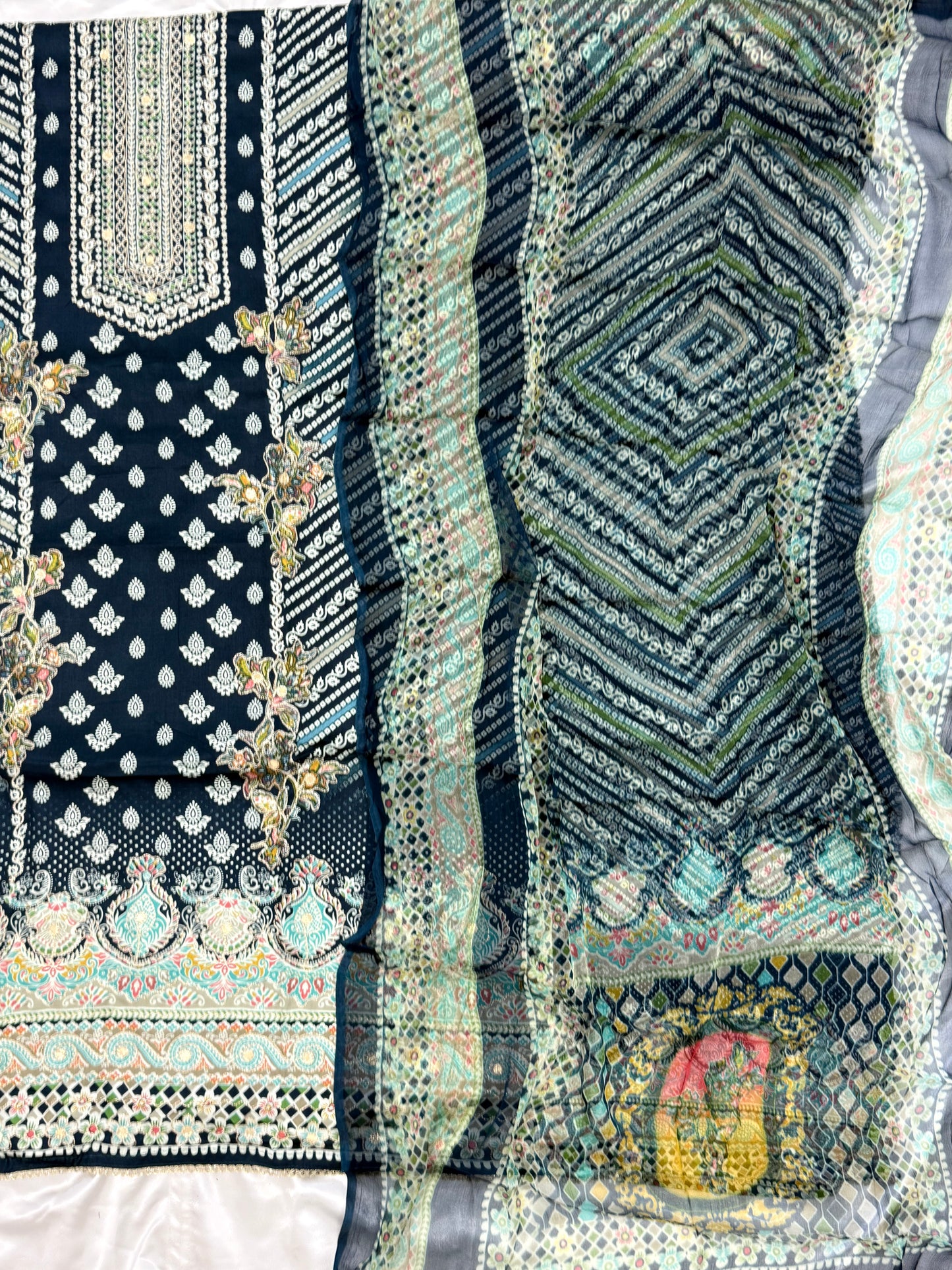 ZEENAT COTTON EMBROIDERY SUIT Q