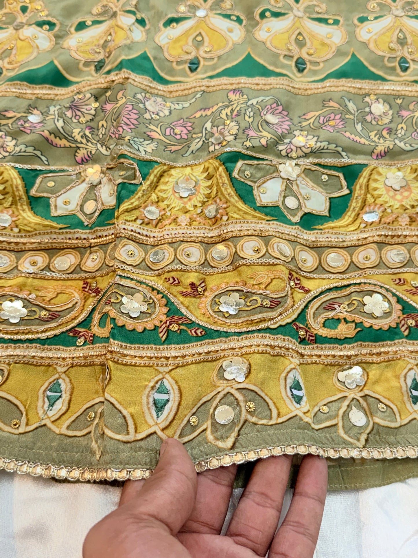 RAHI CREPE READYMADE SUIT Q