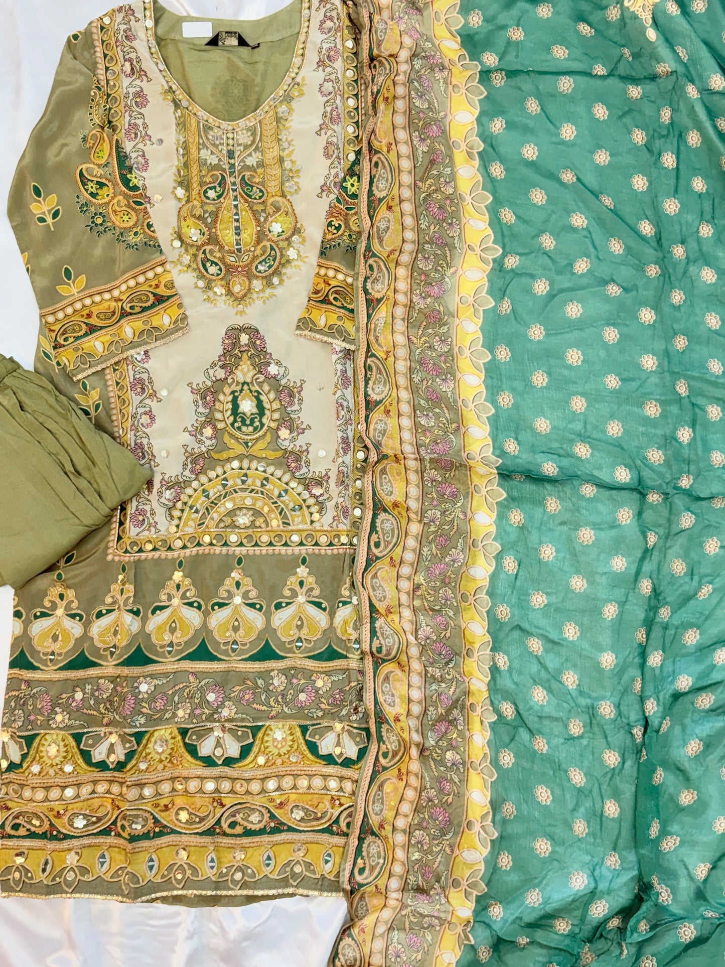 RAHI CREPE READYMADE SUIT Q