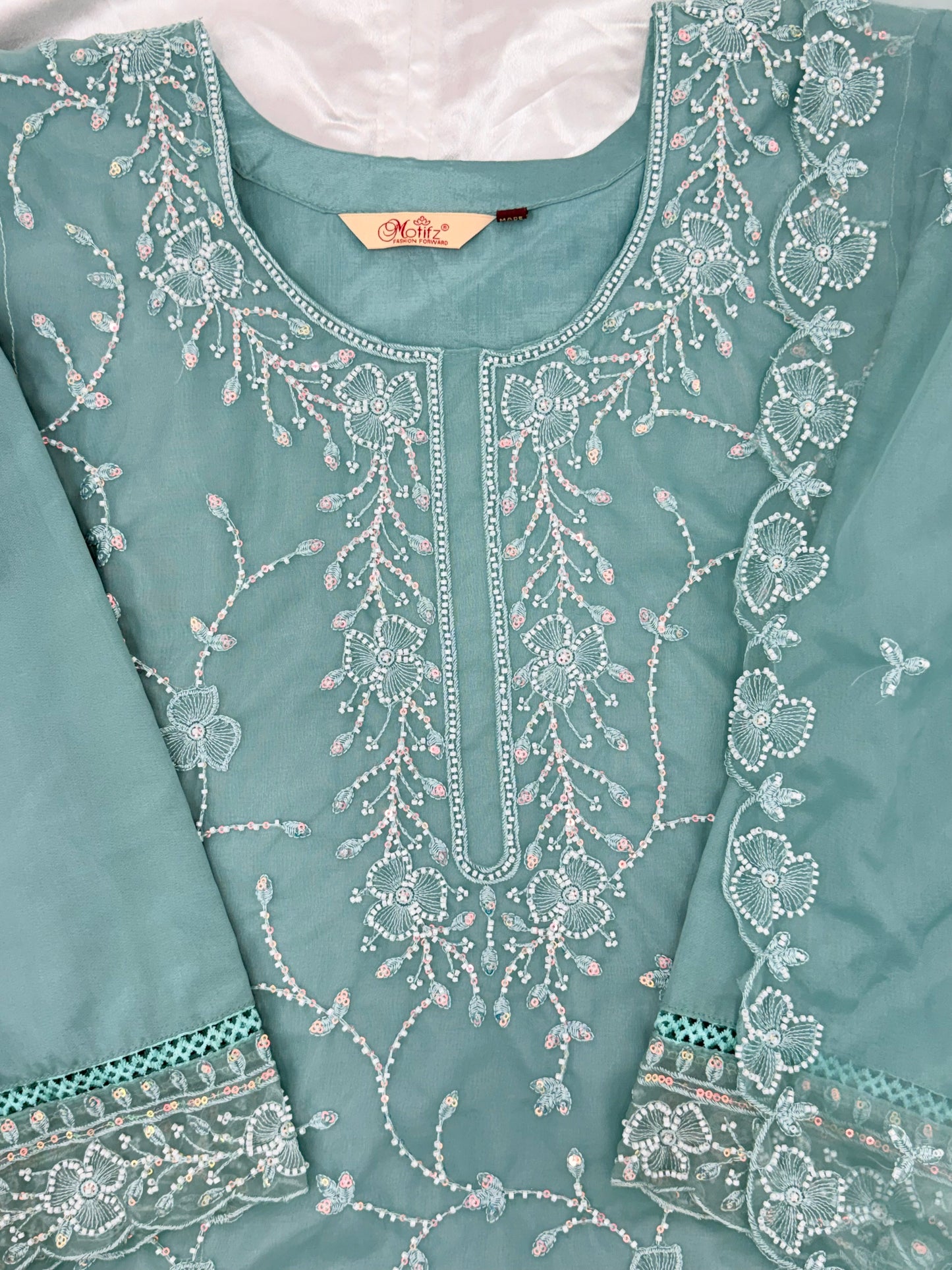 RAHI CUTDANA HANDWORK SUIT Q