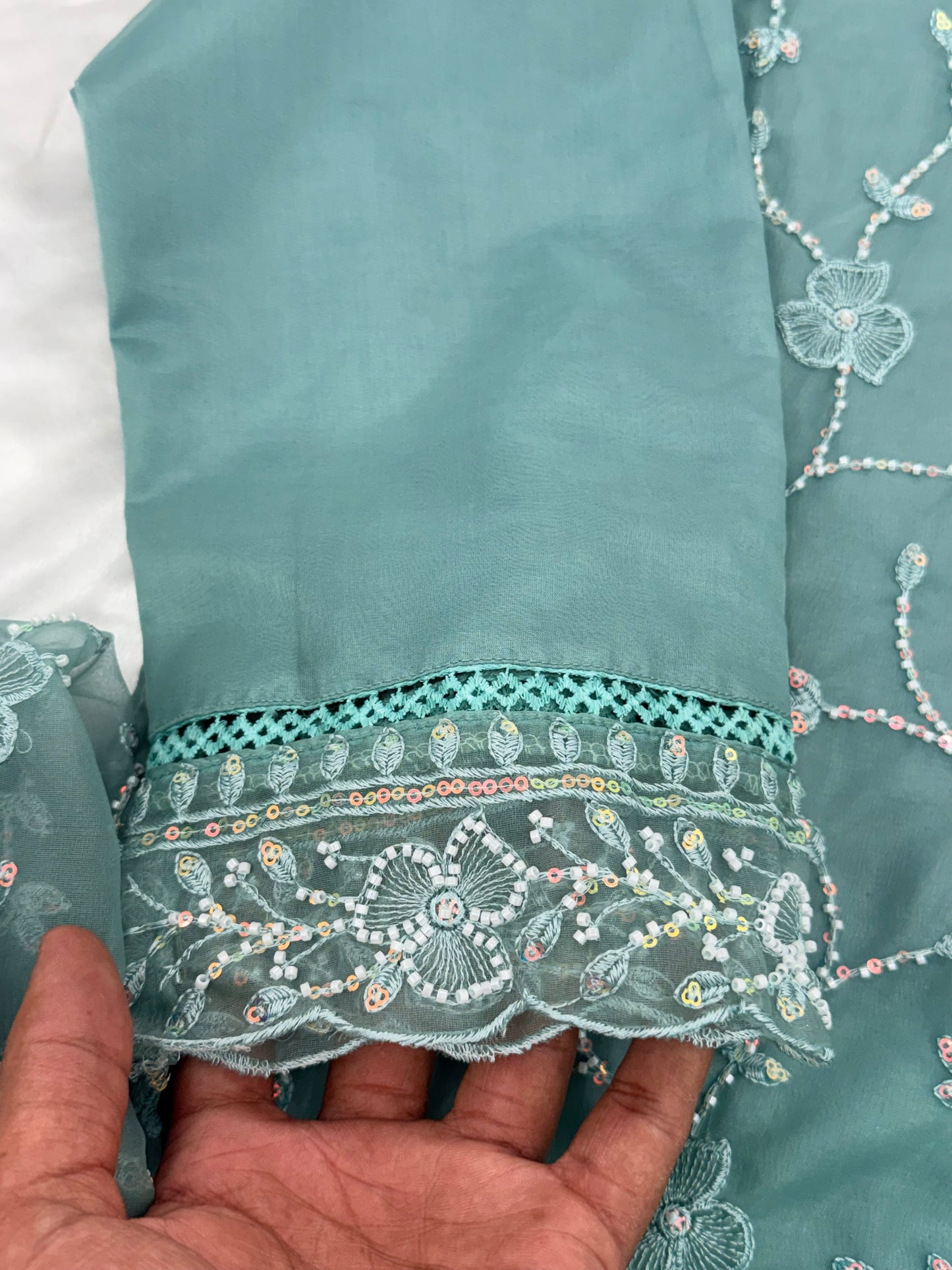 RAHI CUTDANA HANDWORK SUIT Q