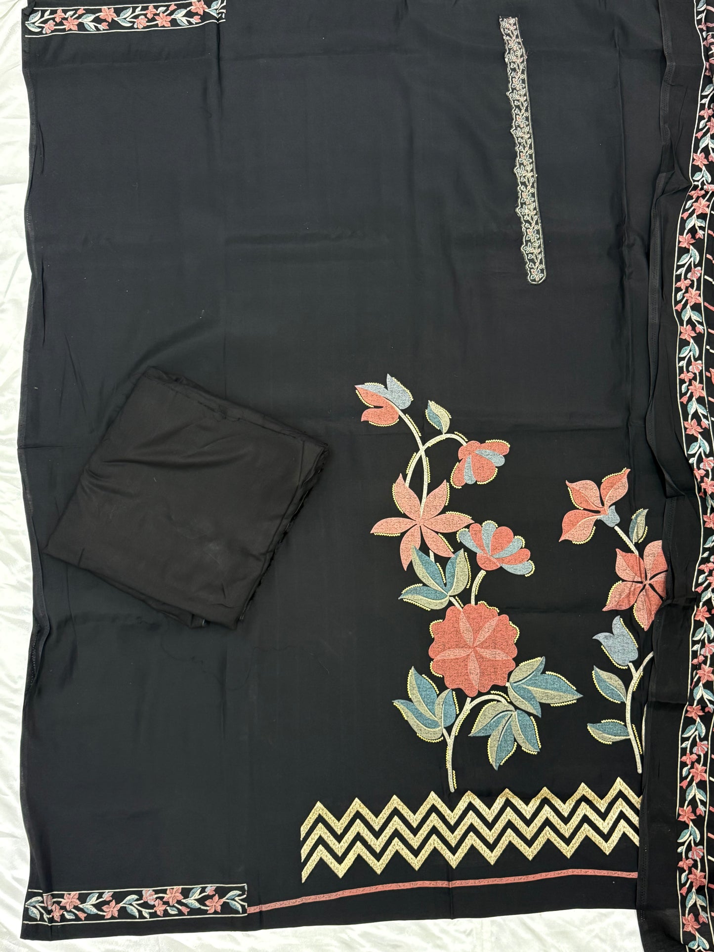 BLACK MUMTAZ MUSLIN EMBROIDERY SUIT Q