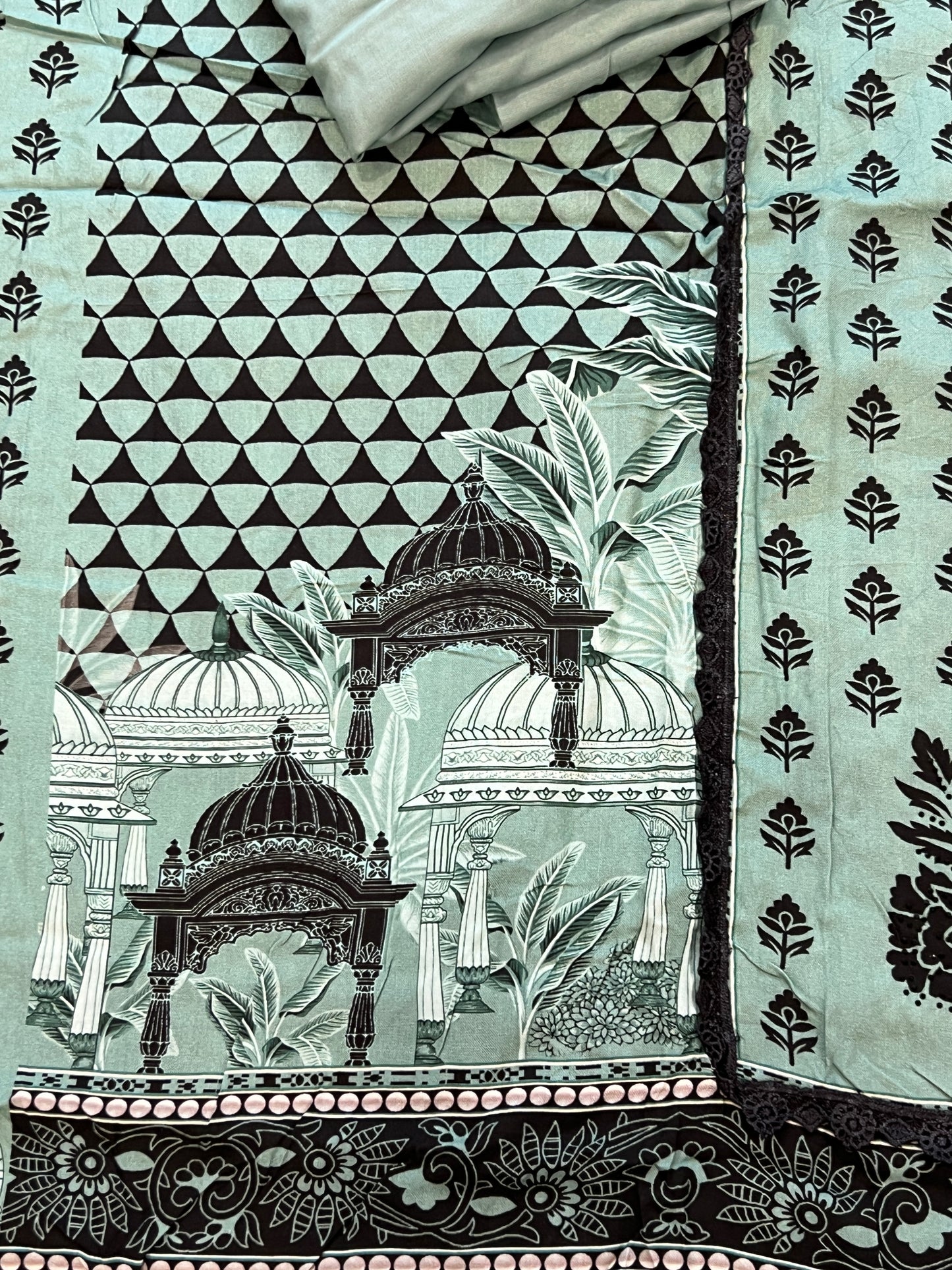 CS LAWN COTTON EMBROIDERY SUIT 1