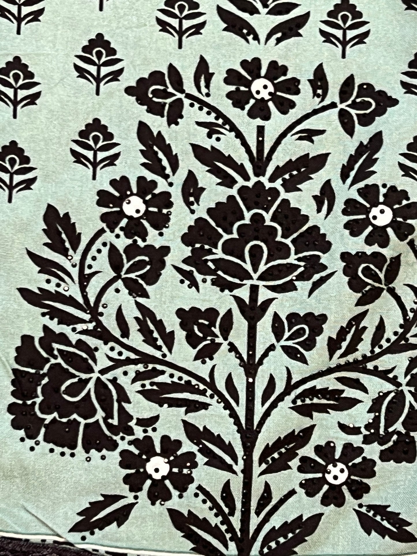 CS LAWN COTTON EMBROIDERY SUIT 1