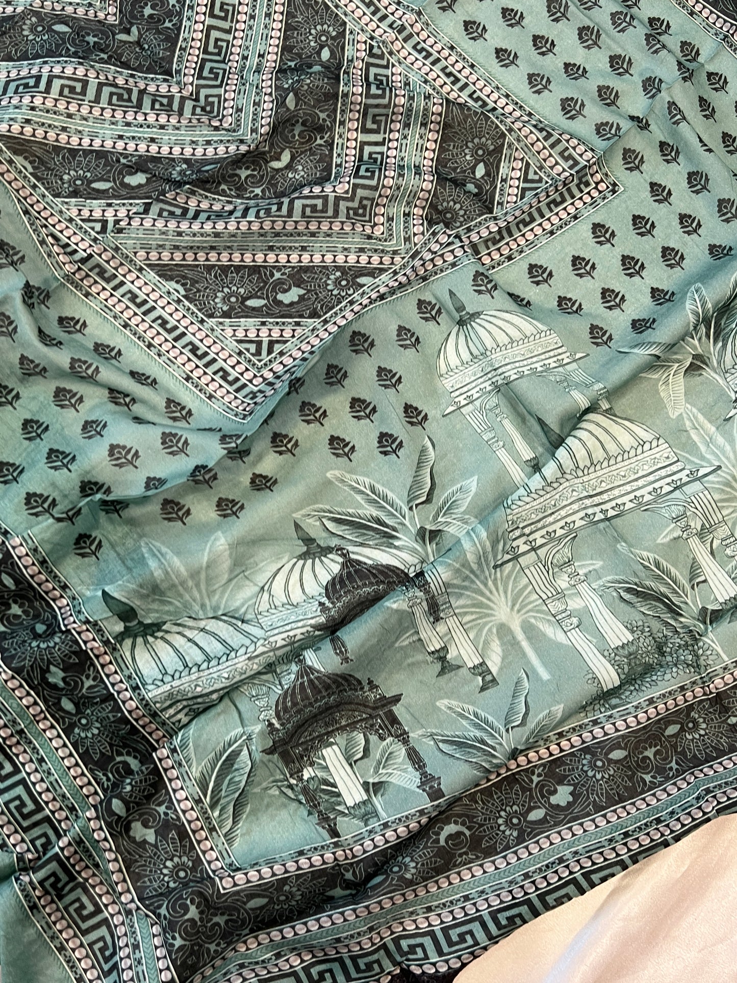 CS LAWN COTTON EMBROIDERY SUIT 1