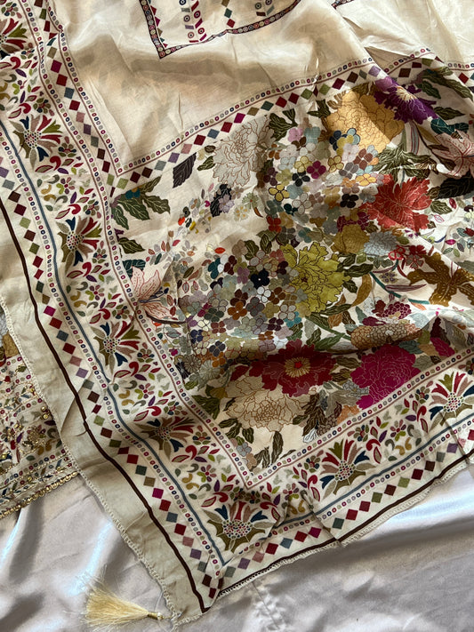 OFF WHITE MUSLIN  EMBROIDERY SUIT 234