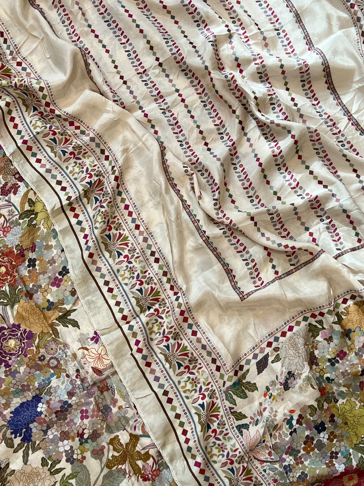 OFF WHITE MUSLIN  EMBROIDERY SUIT 234
