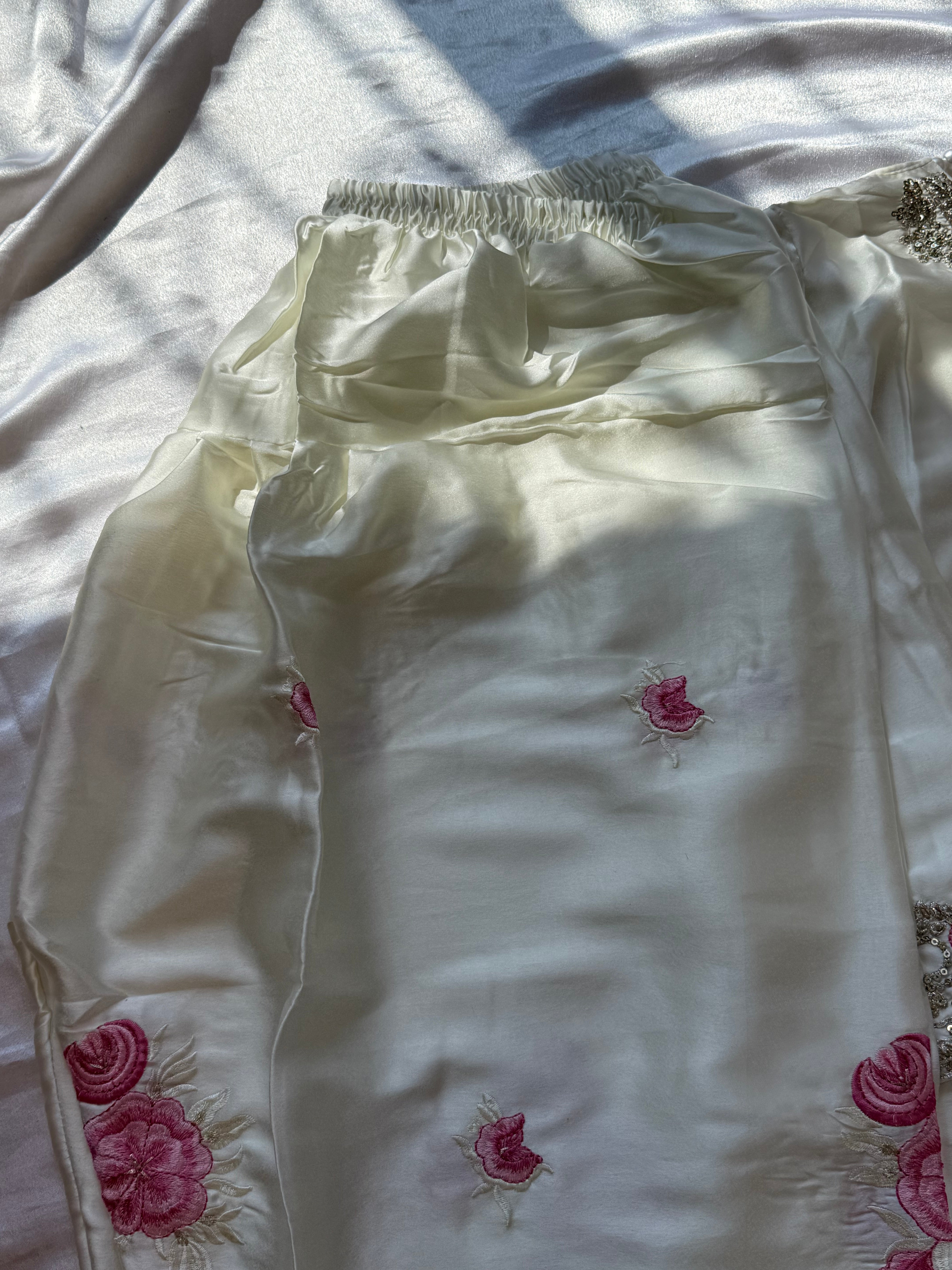 HANIA FARSHI SHALWAR SUIT