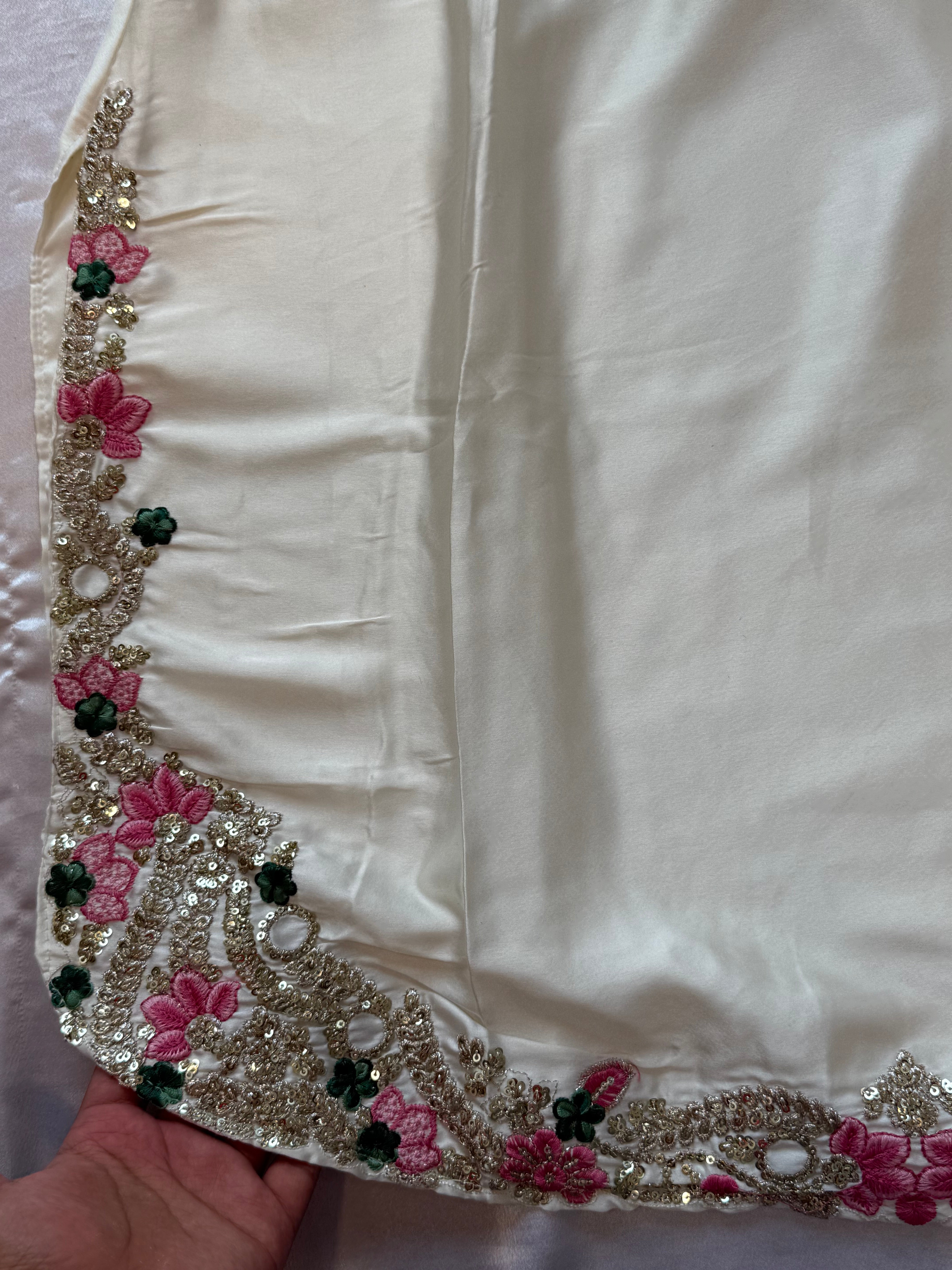 HANIA FARSHI SHALWAR SUIT