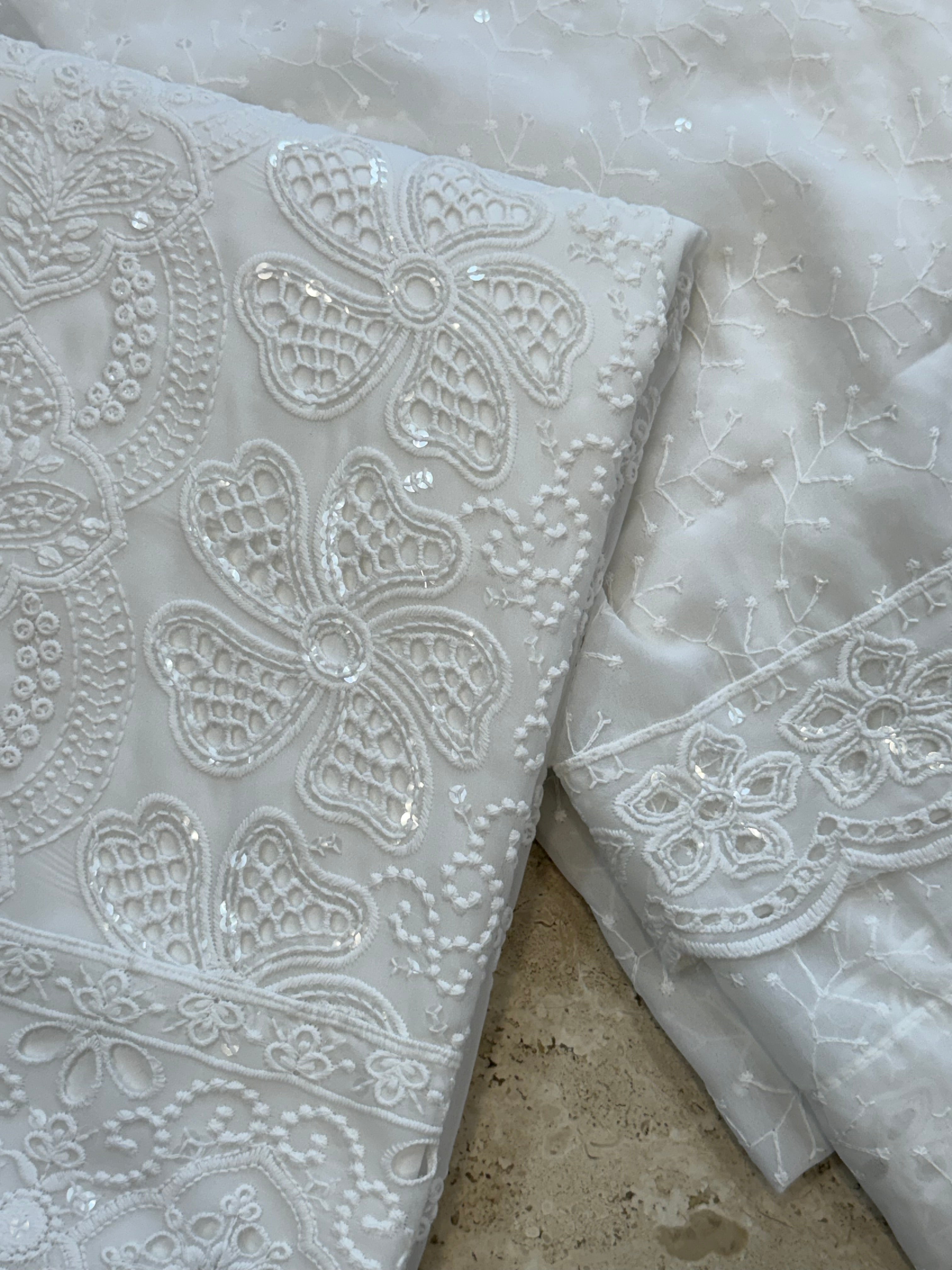 WHITE GEORGETTE EMROIDERY SUIT