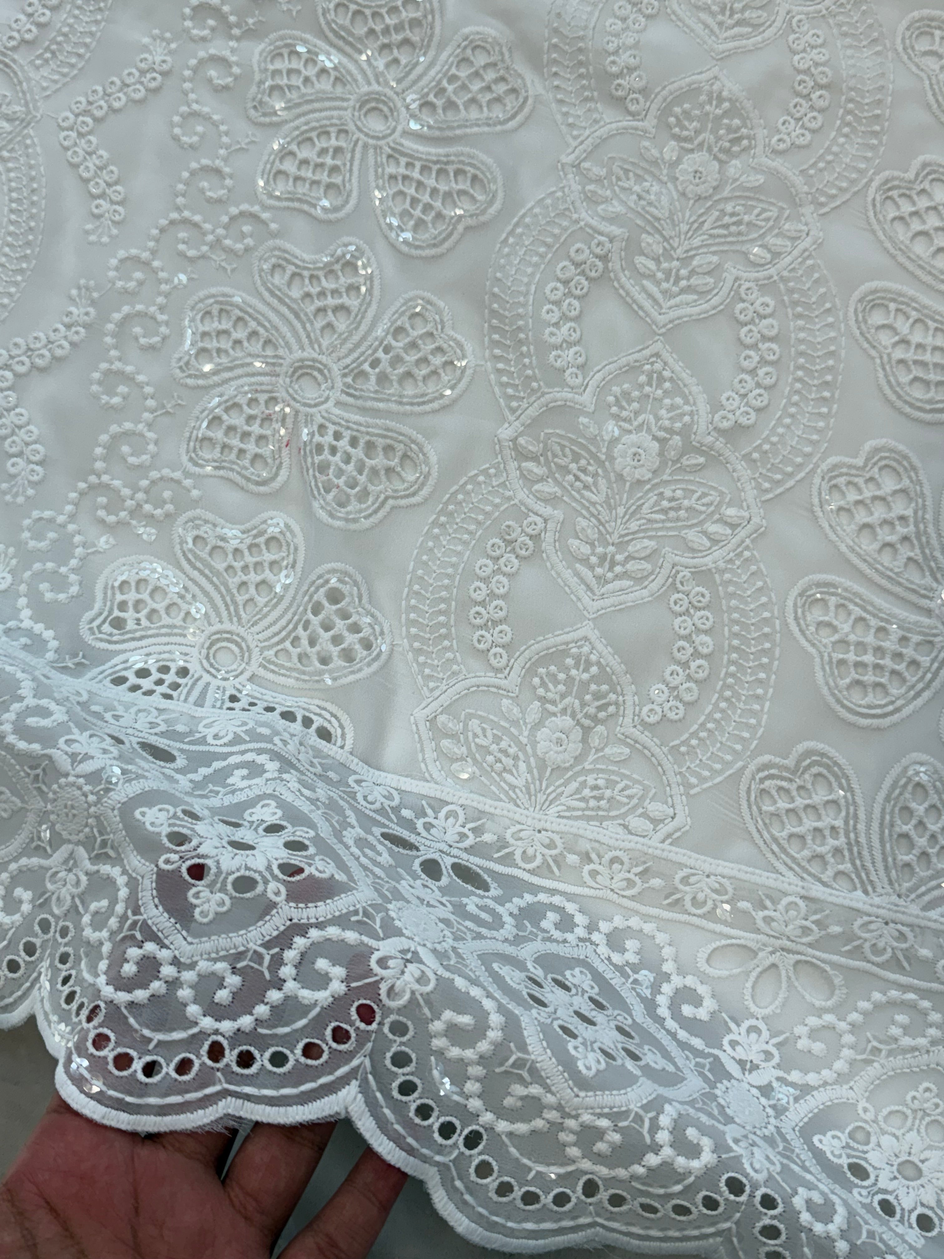 WHITE GEORGETTE EMROIDERY SUIT