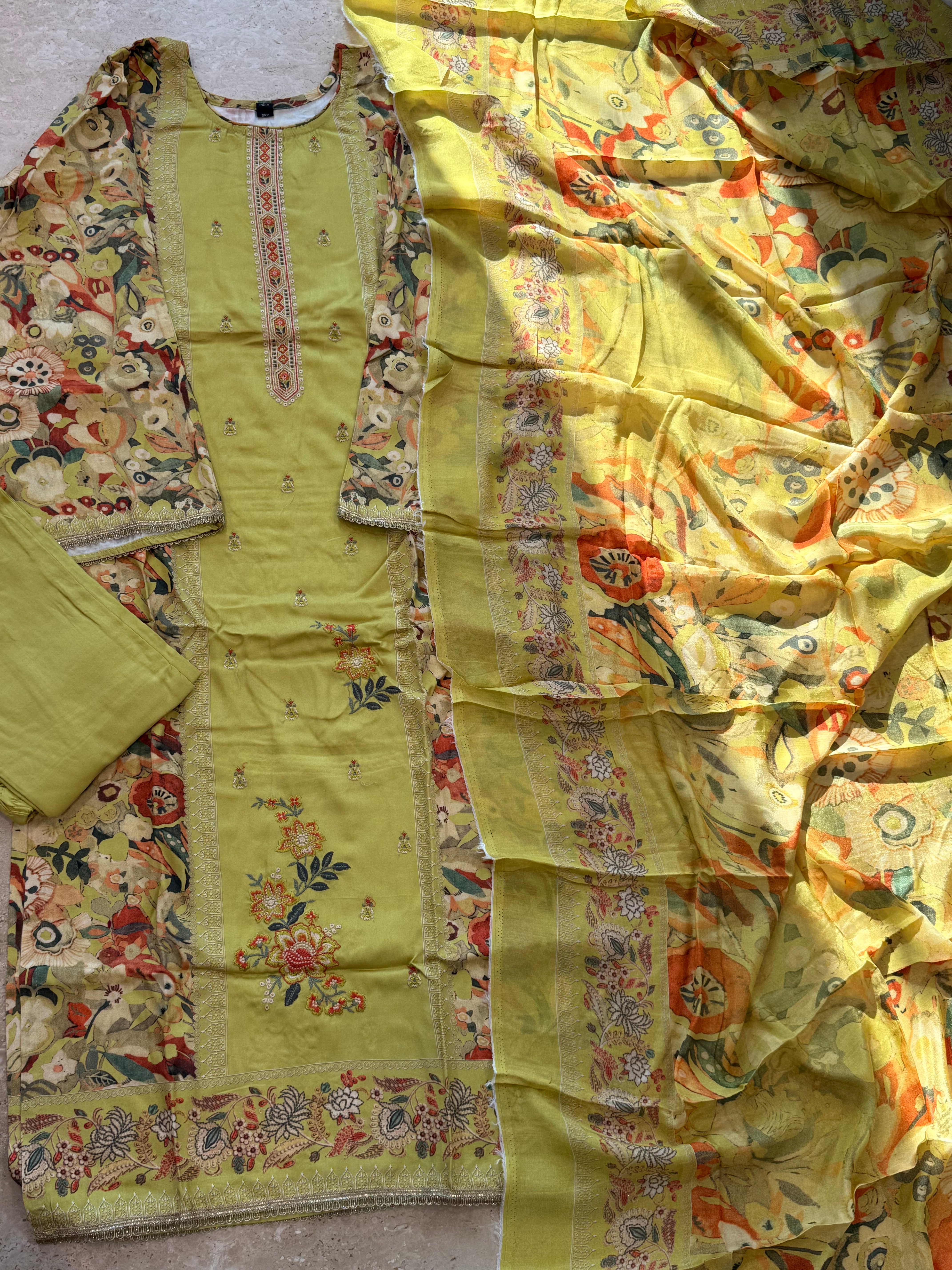 AARANYA 1 LAWN READYMADE SUIT 3Q