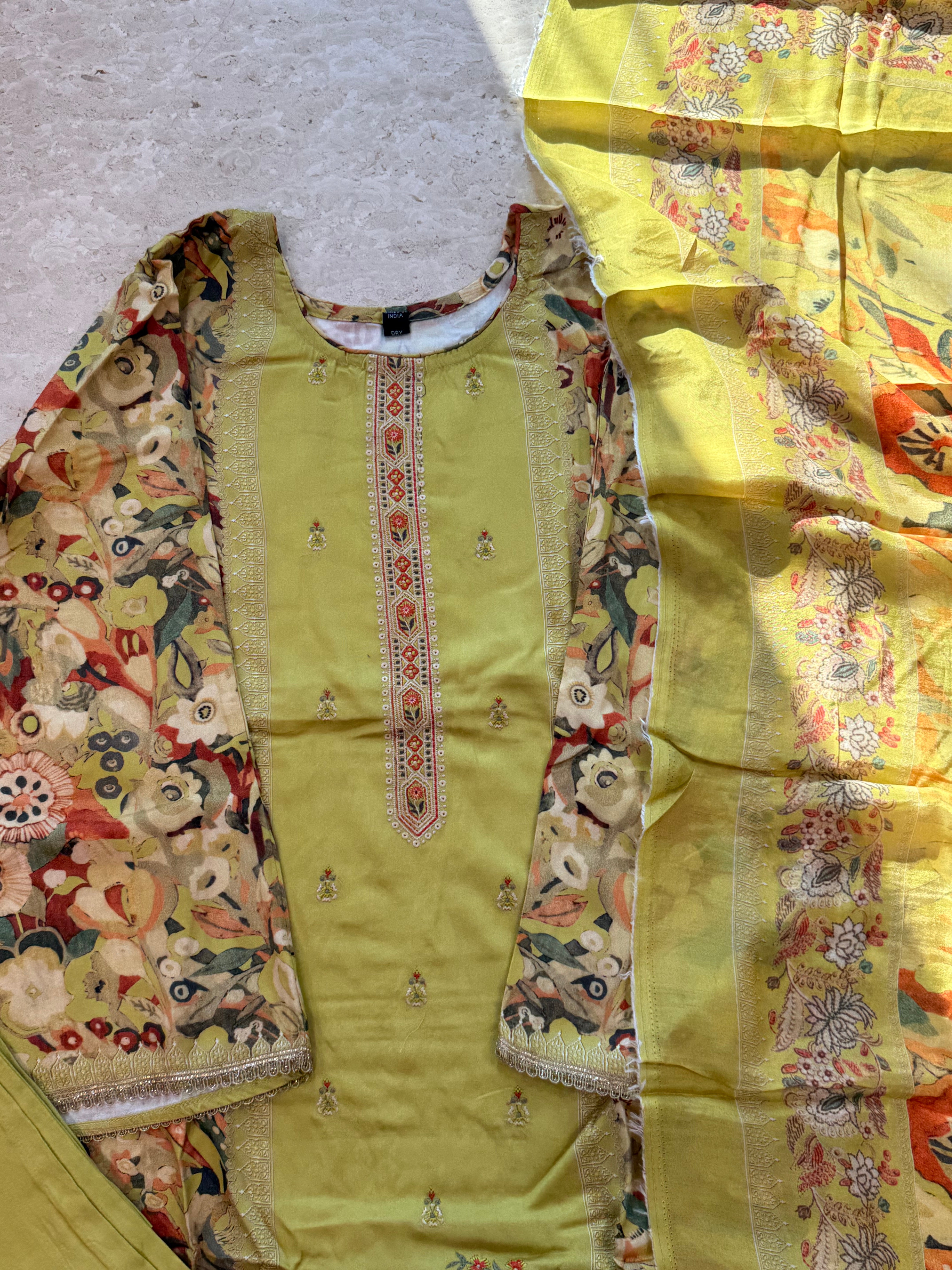 AARANYA 1 LAWN READYMADE SUIT 3Q