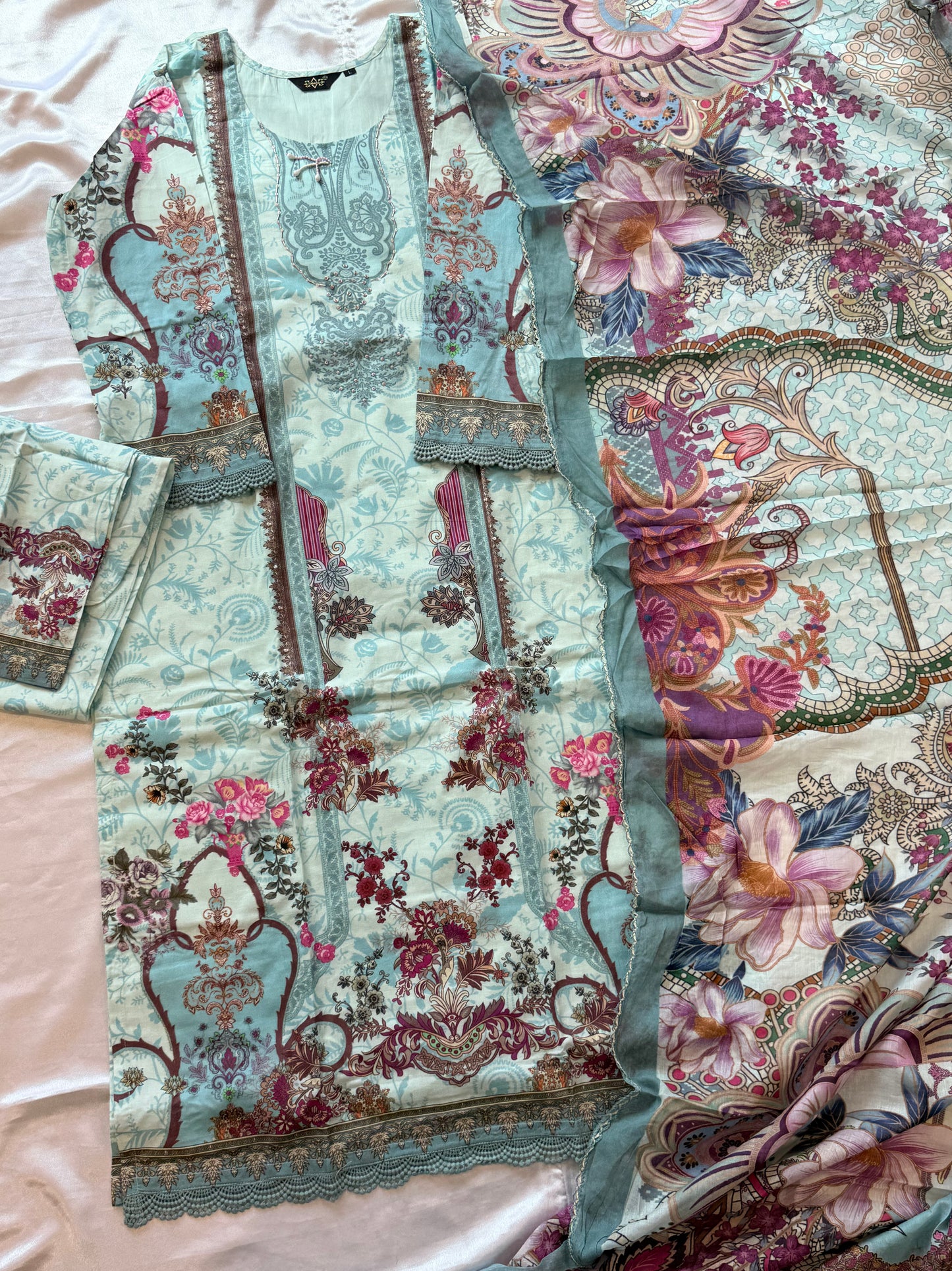 SAFIRAN LAWN READYMADE SUIT 2 Q