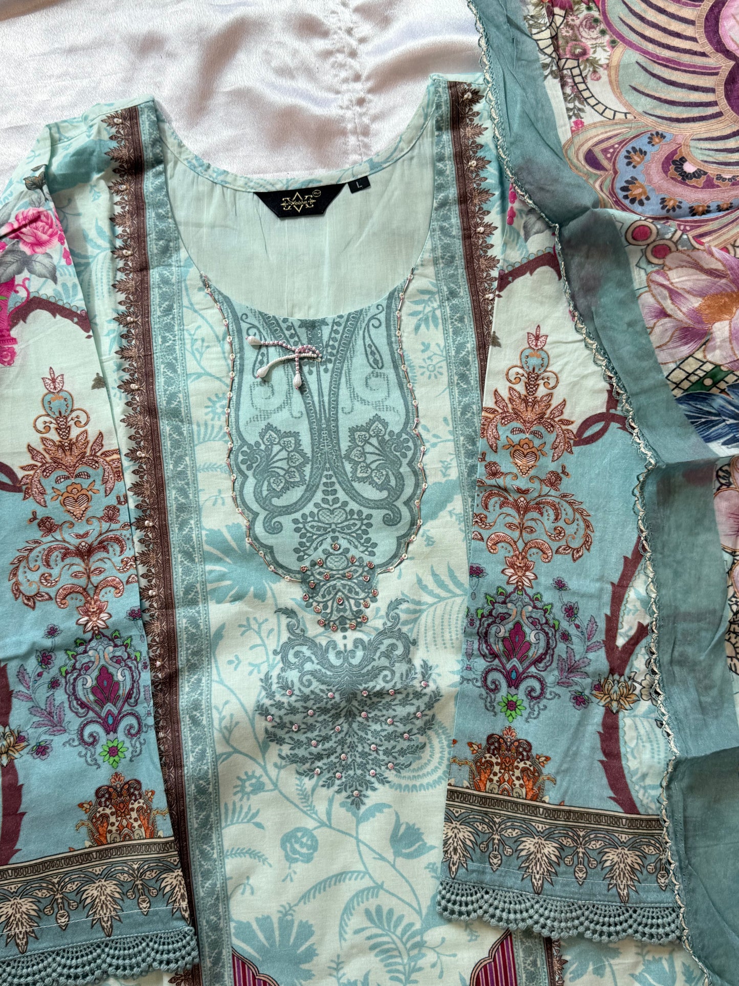 SAFIRAN LAWN READYMADE SUIT 2 Q