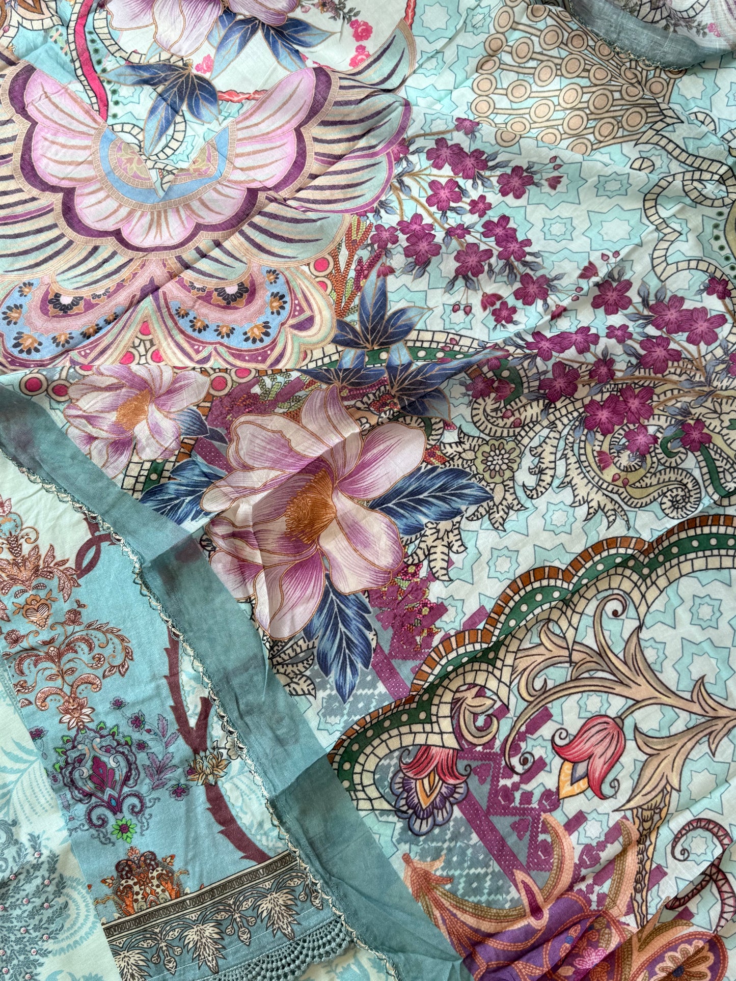 SAFIRAN LAWN READYMADE SUIT 2 Q