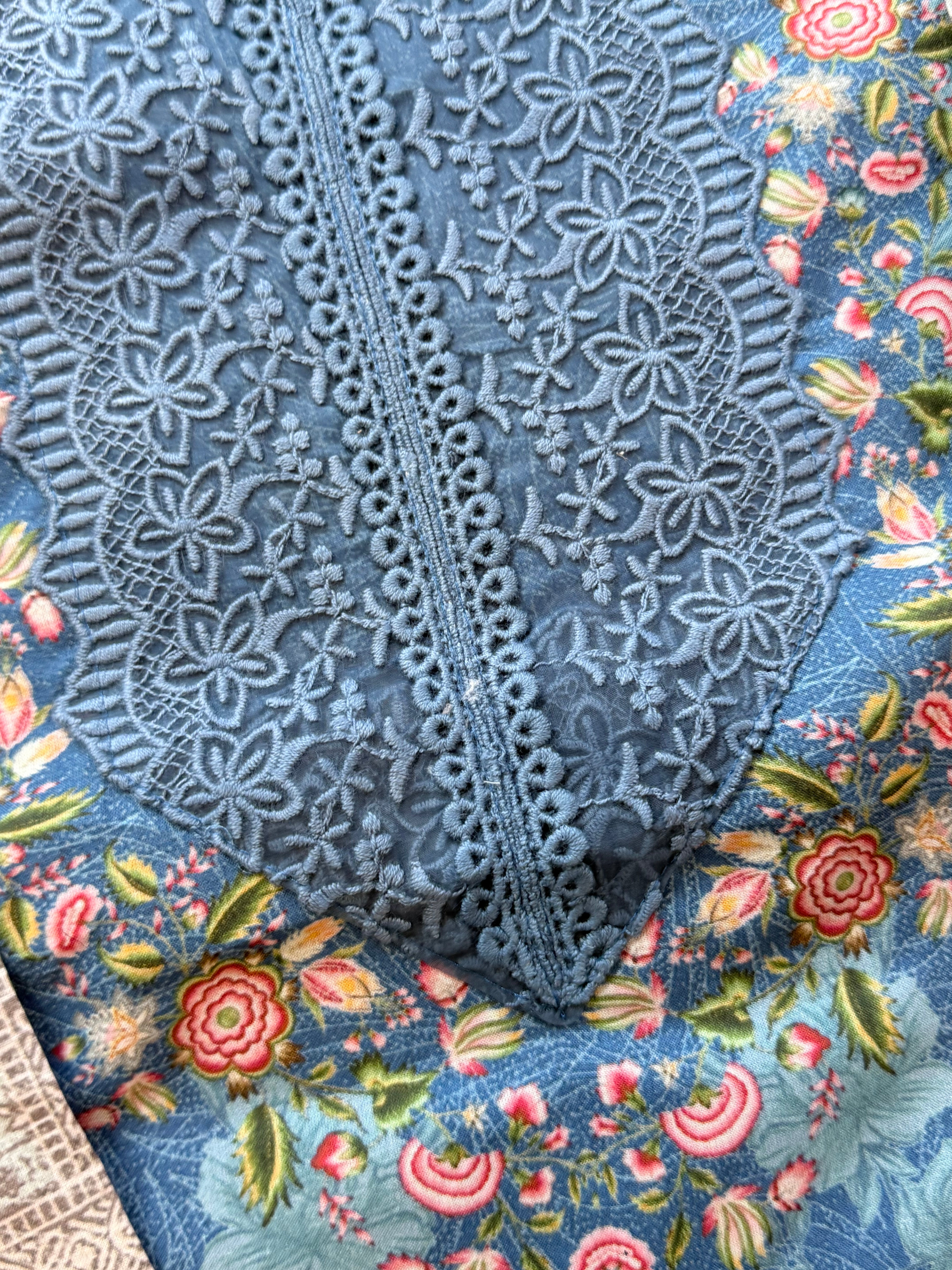 SAFIRAN LAWN READYMADE SUIT 3 Q