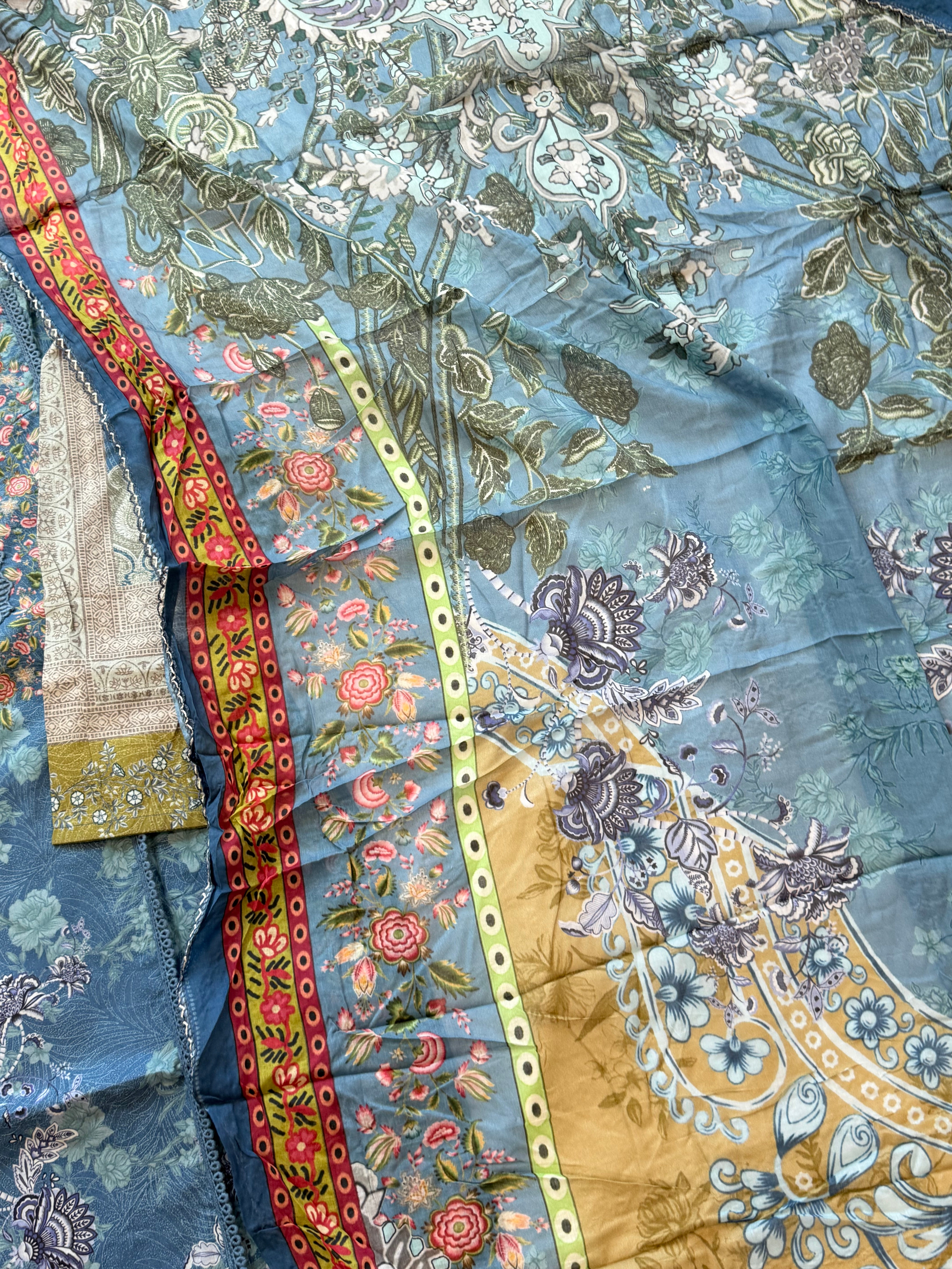 SAFIRAN LAWN READYMADE SUIT 3 Q