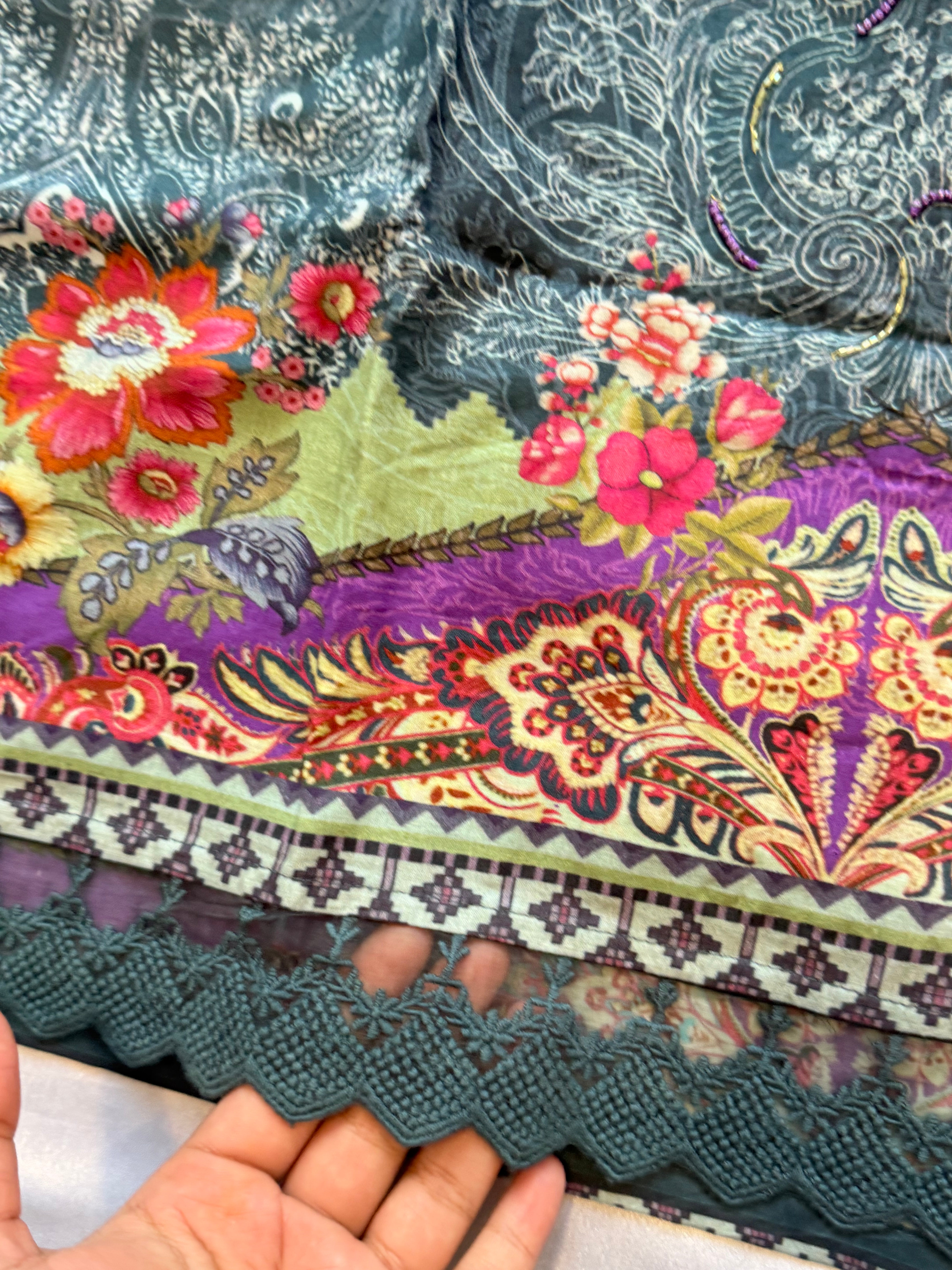 SAFIRAN LAWN READYMADE SUIT 4 Q