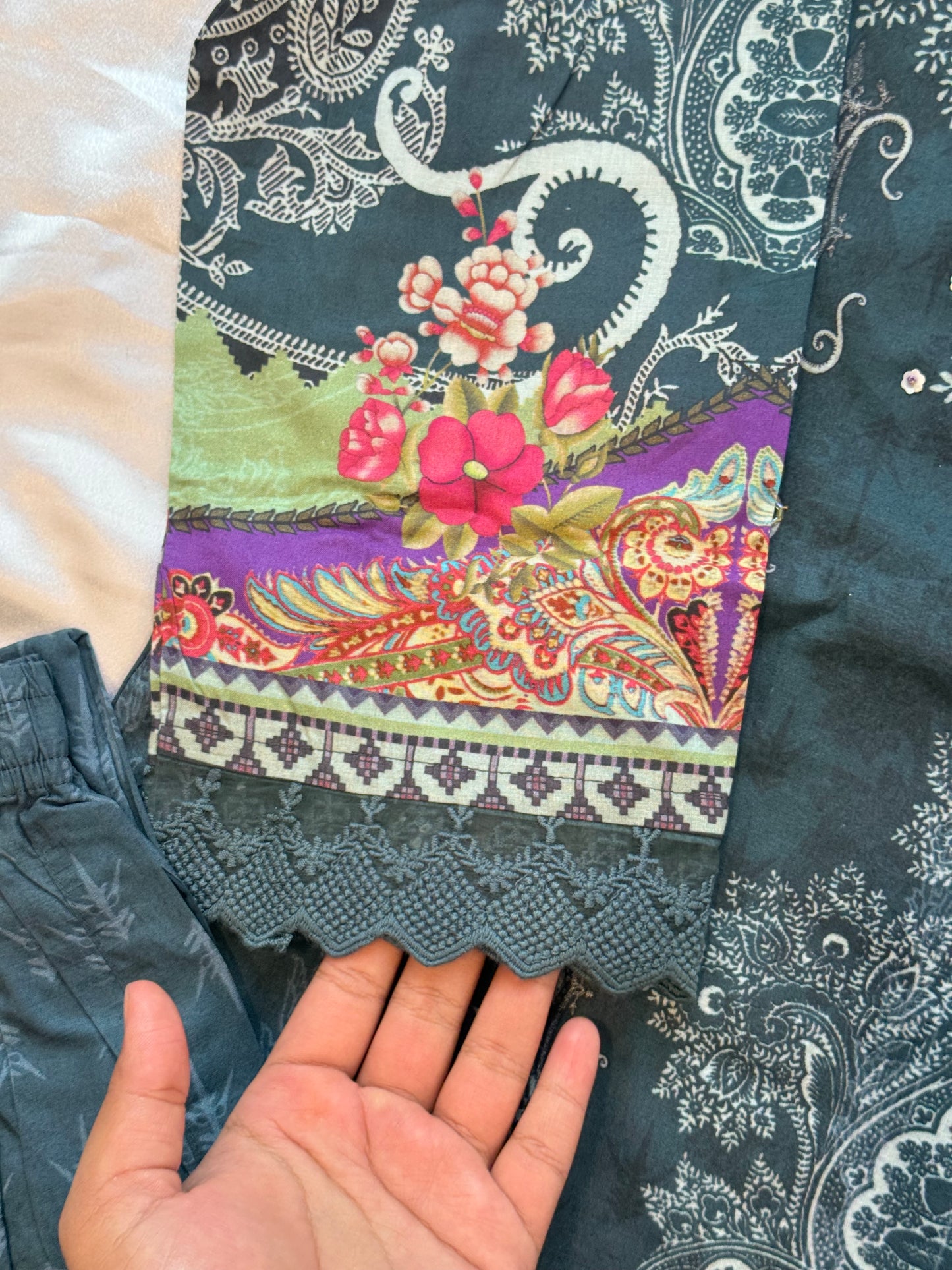 SAFIRAN LAWN READYMADE SUIT 4 Q