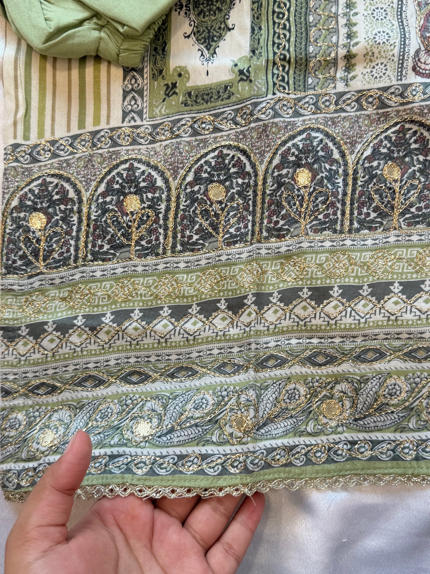 AARUSHI READYMADE GREEN SUIT 2 Q