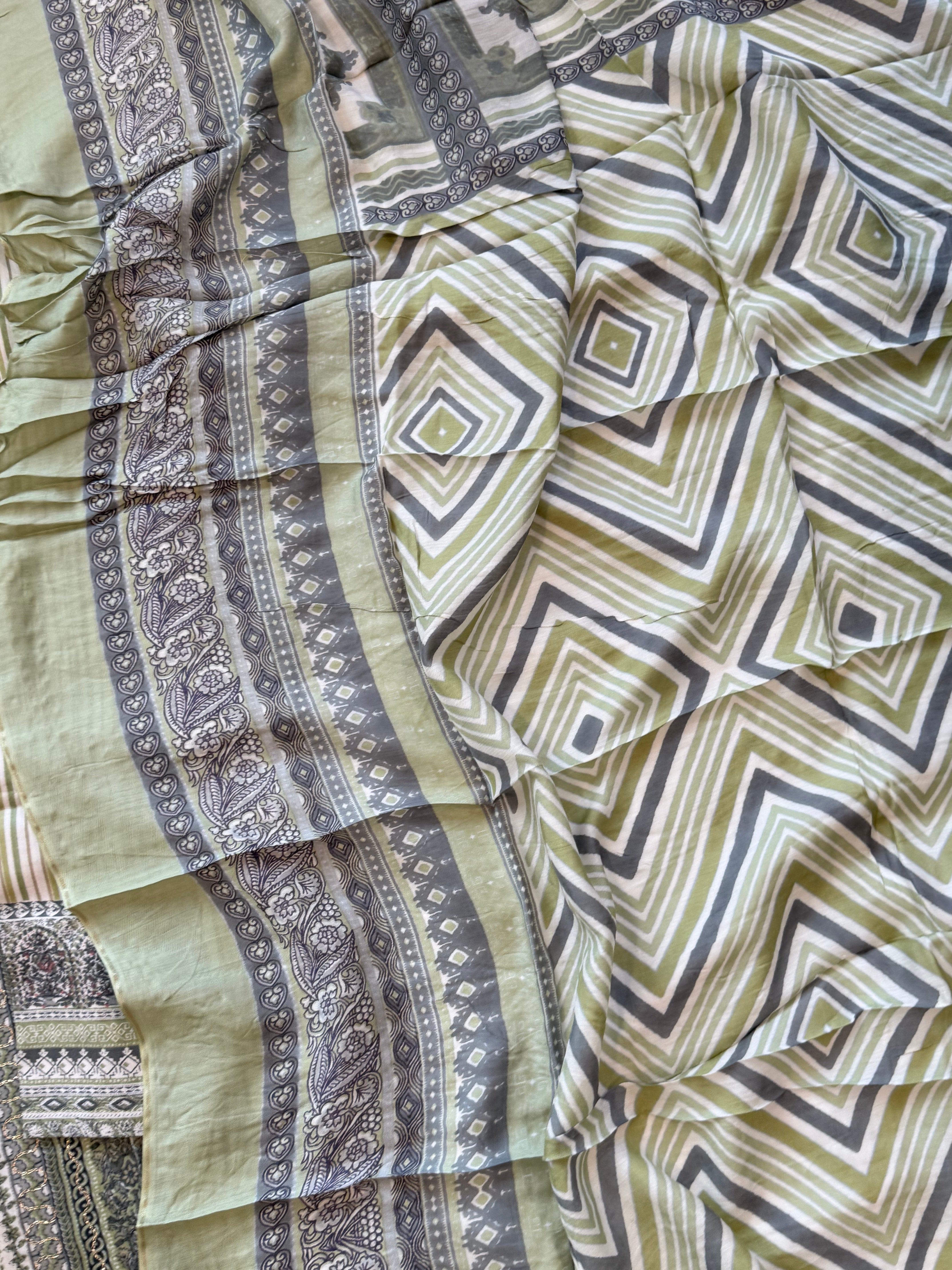 AARUSHI READYMADE GREEN SUIT 2 Q