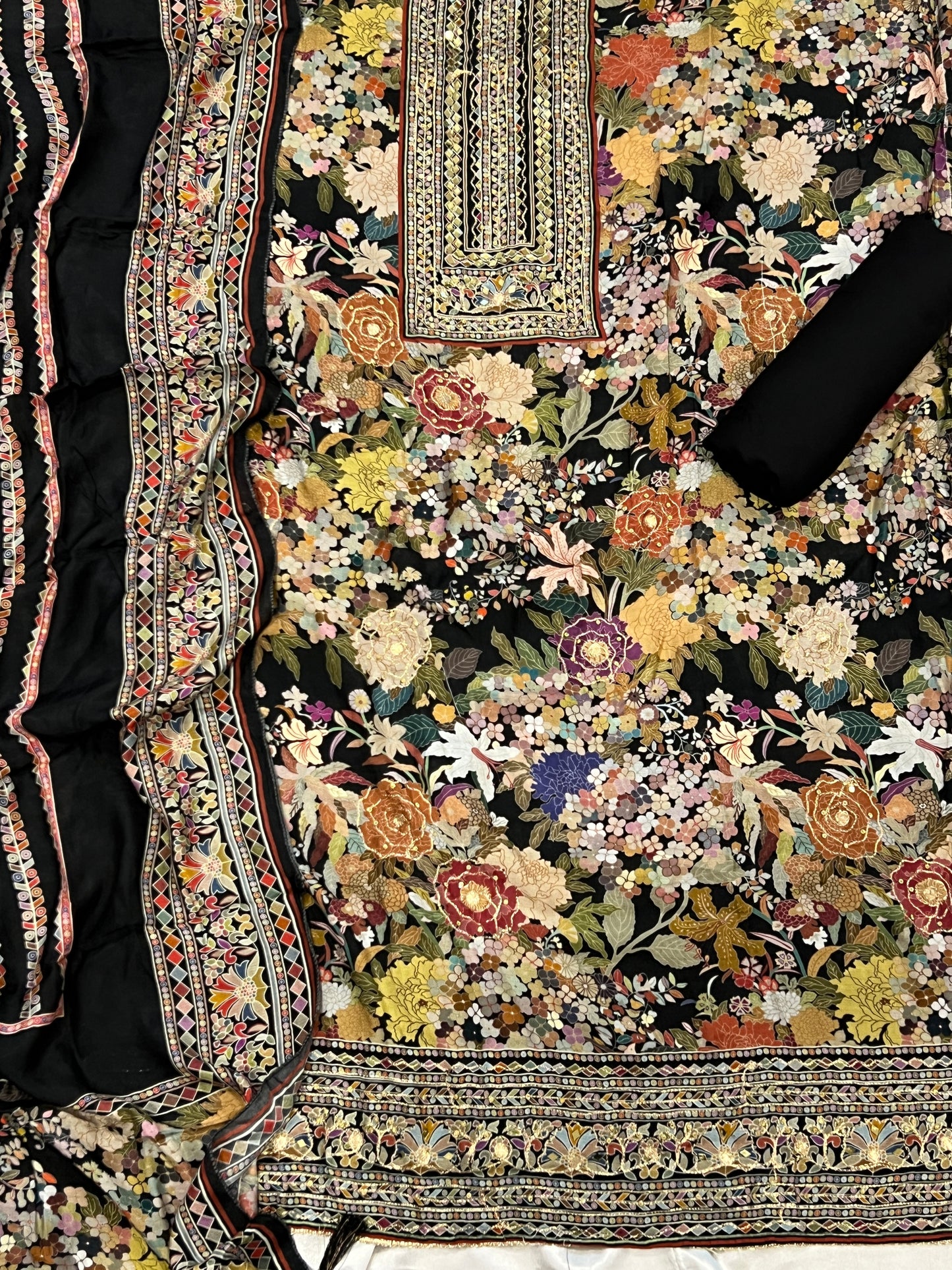 BLACK MUSLIN  EMBROIDERY SUIT 234 Q