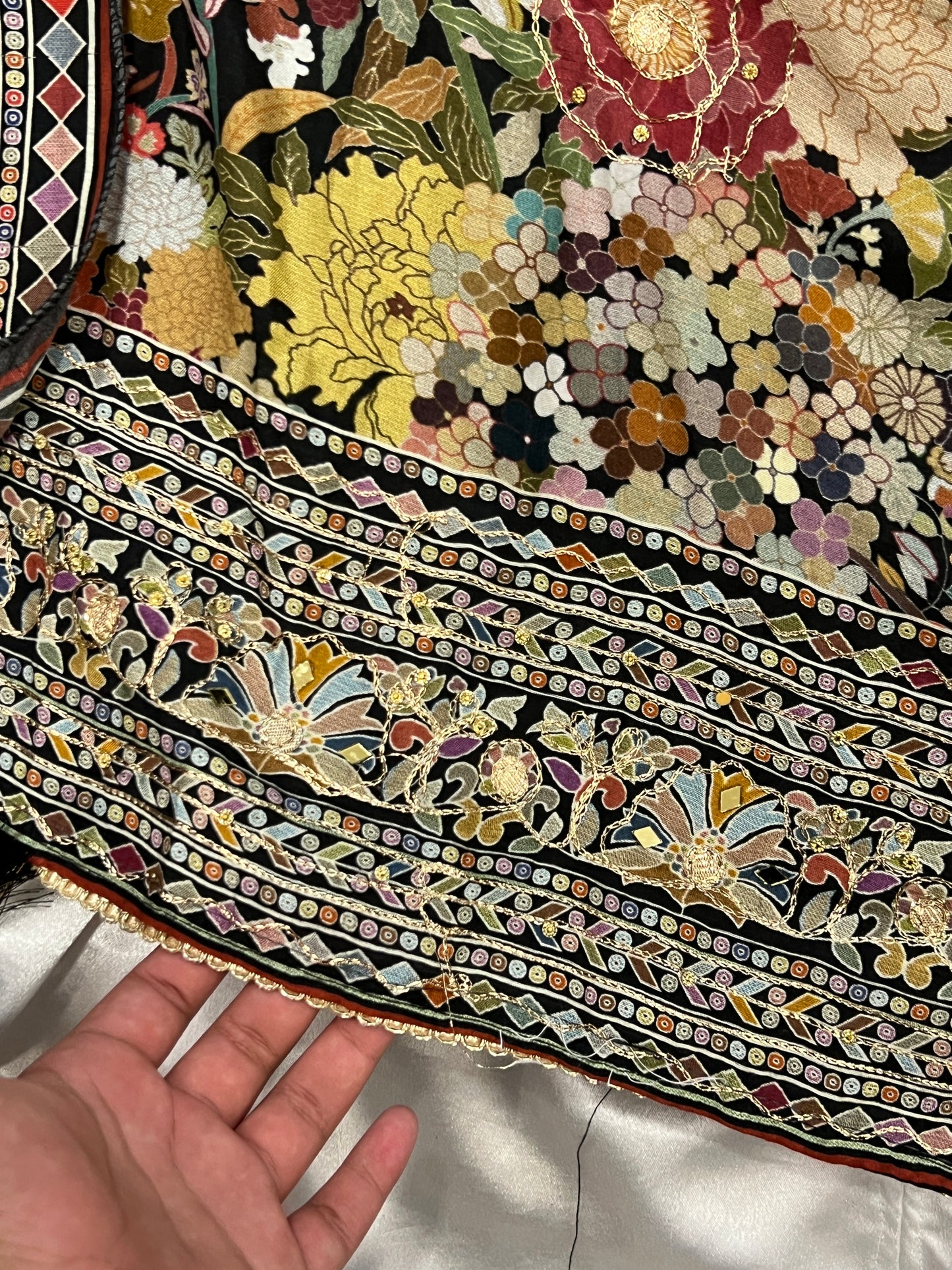 BLACK MUSLIN  EMBROIDERY SUIT 234 Q